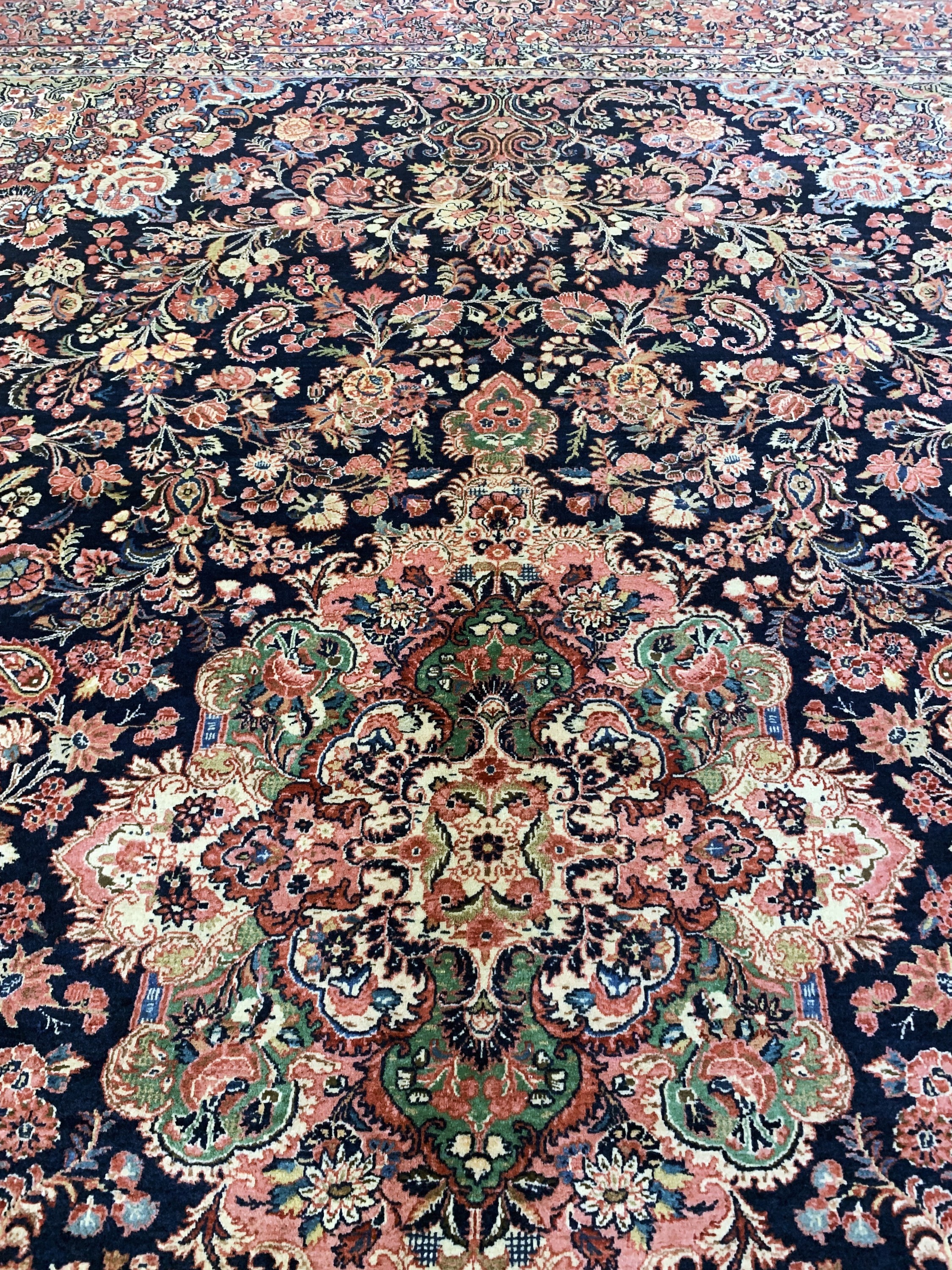 Detail j: Us Re-Import Sarogh, Persien, um 1930-1940,Korkwolle auf Baumwolle, ca. 356 x 276 cm, (nahezu neuwertig), fachkundig gereinigt