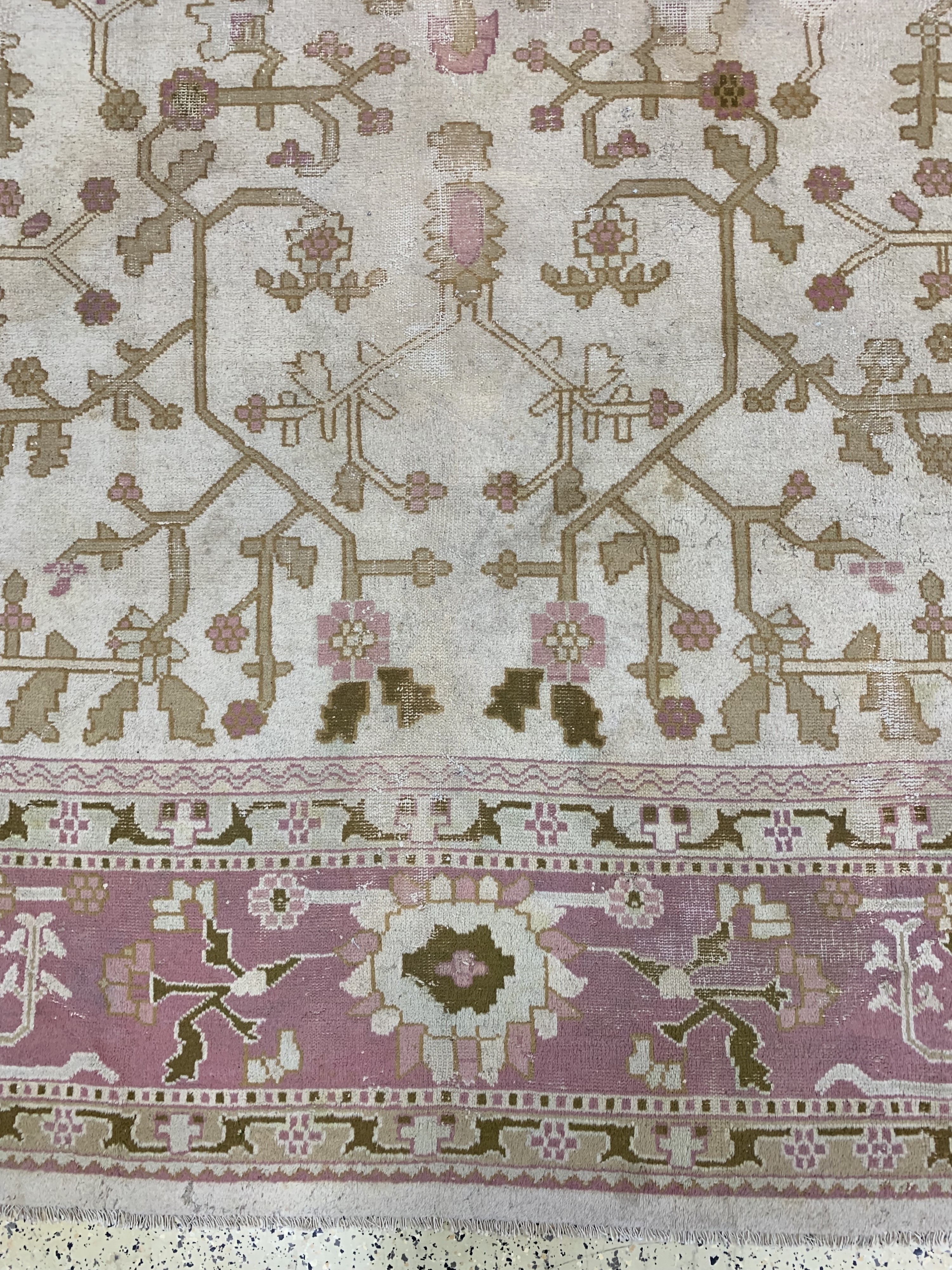 Detail b: Antiker Uschak, Türkei, um 1900, Wolle auf Wolle, ca. 437 x 370 cm, EHZ: 4