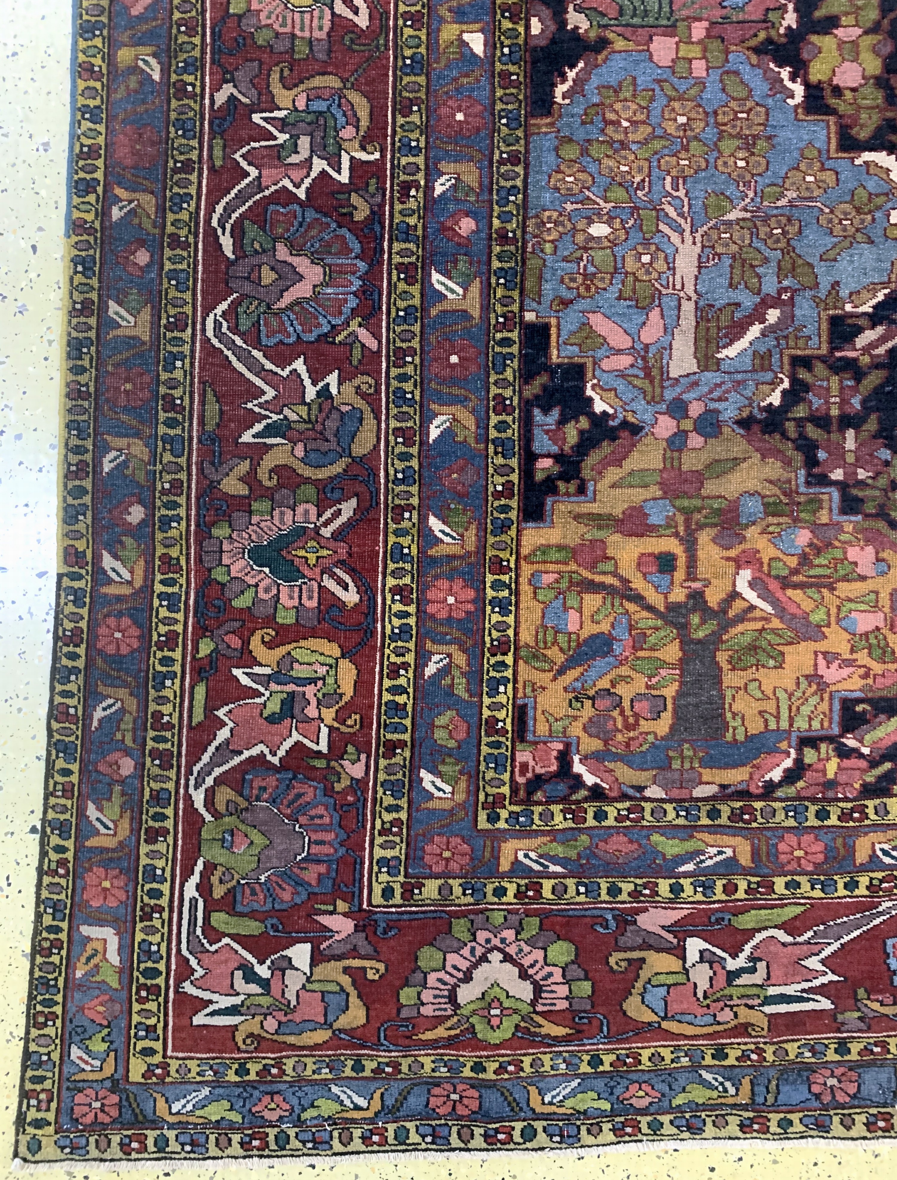 Detail b: Bachtiar"Kelley", Persien, um 1920-1930, Wolle auf Baumwolle, ca. 402 x 207 cm, EHZ: 2-3, (restauriert)