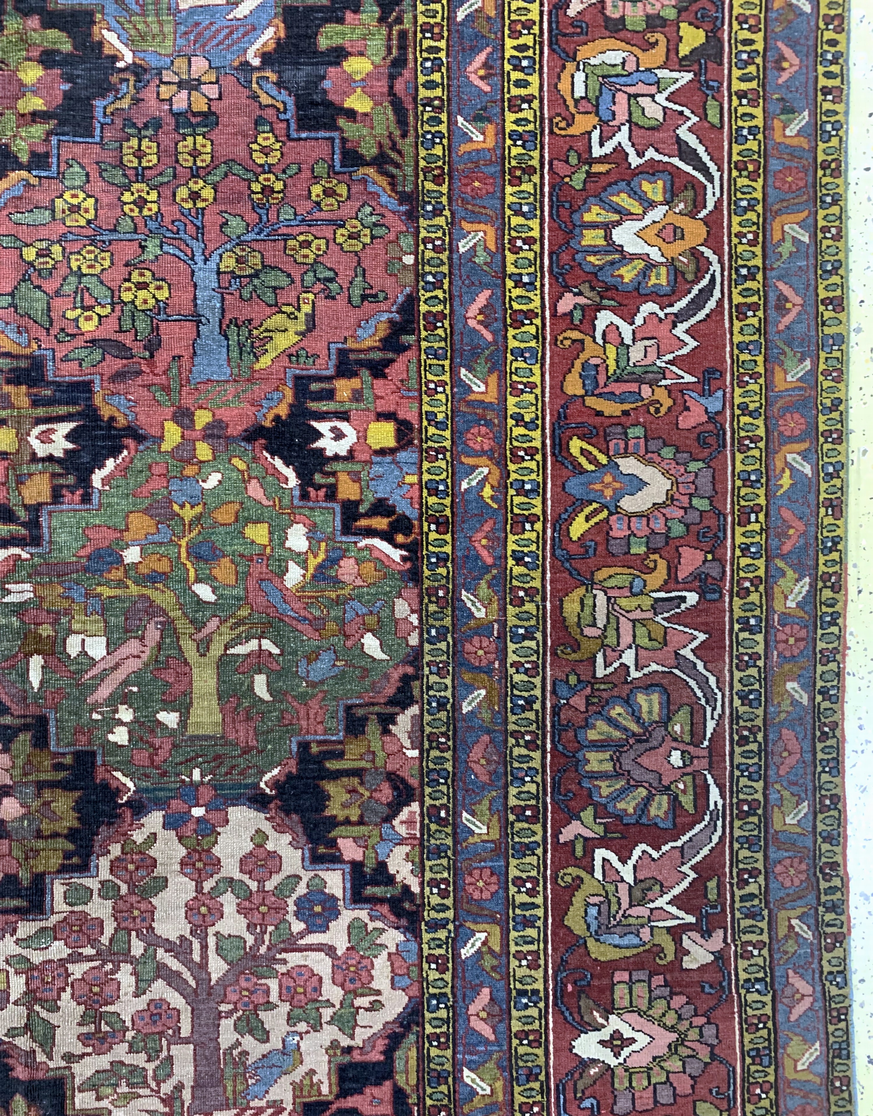 Detail d: Bachtiar"Kelley", Persien, um 1920-1930, Wolle auf Baumwolle, ca. 402 x 207 cm, EHZ: 2-3, (restauriert)