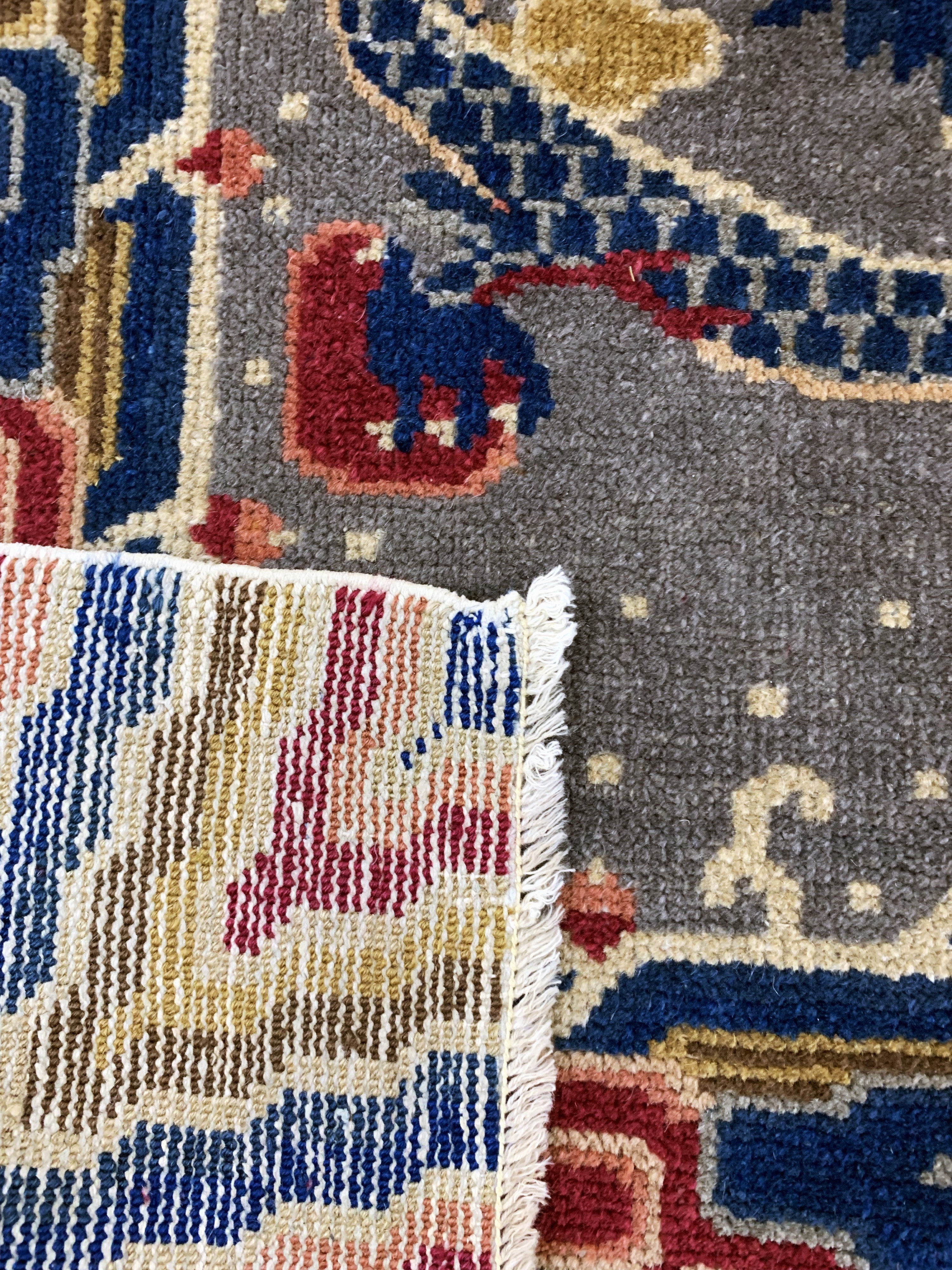 Detail f: Ning-Hsia"Drachen-Teppich", China, um 1900,Wolle auf Baumwolle, ca. 205 x 130 cm, EHZ: 2