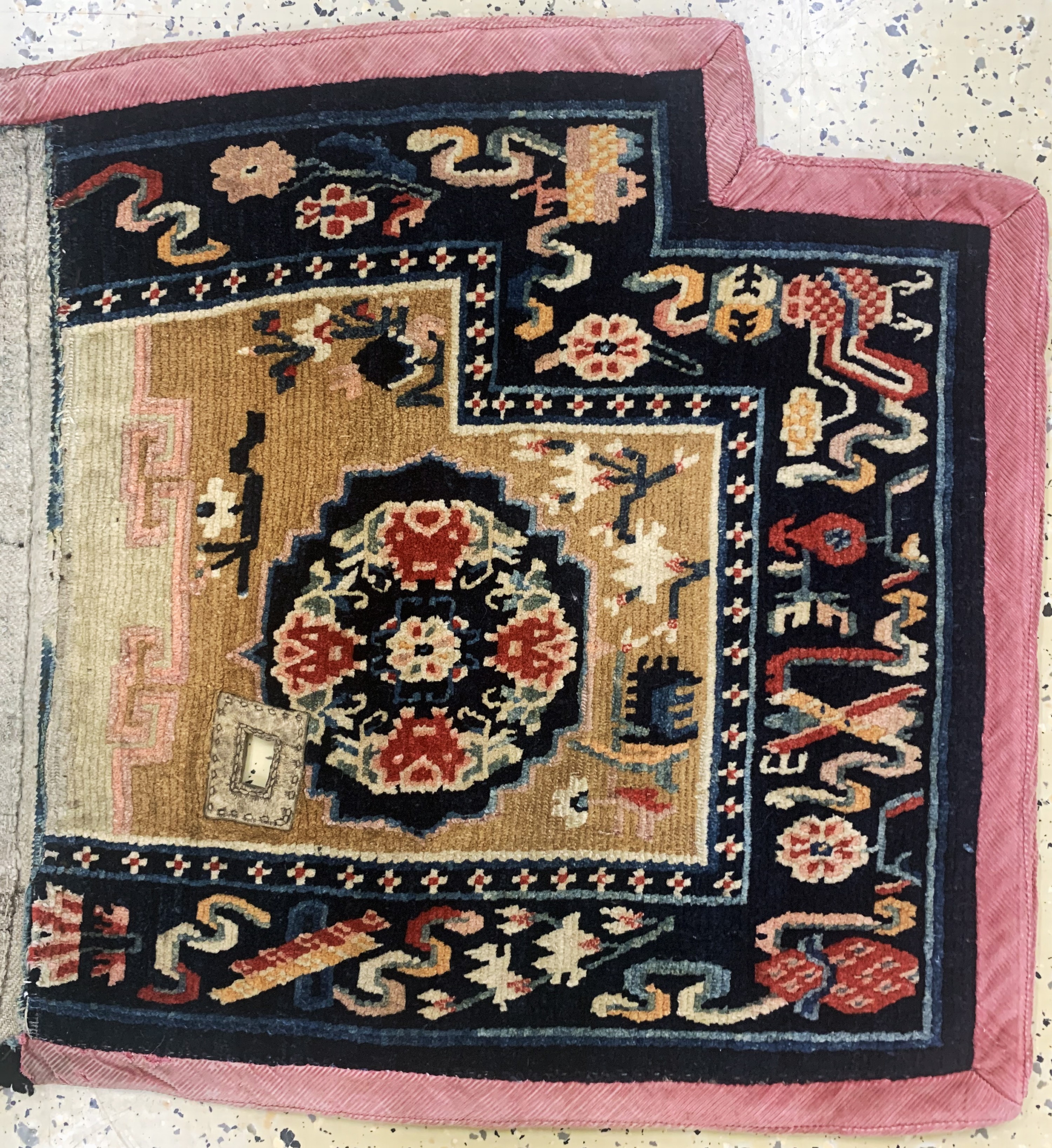 Detail a: Schigatse"Makden"Sattelauflage, antik, Tibet, um 1900, Wolle auf Baumwolle, ca. 133 x 65 cm, EHZ: 2
