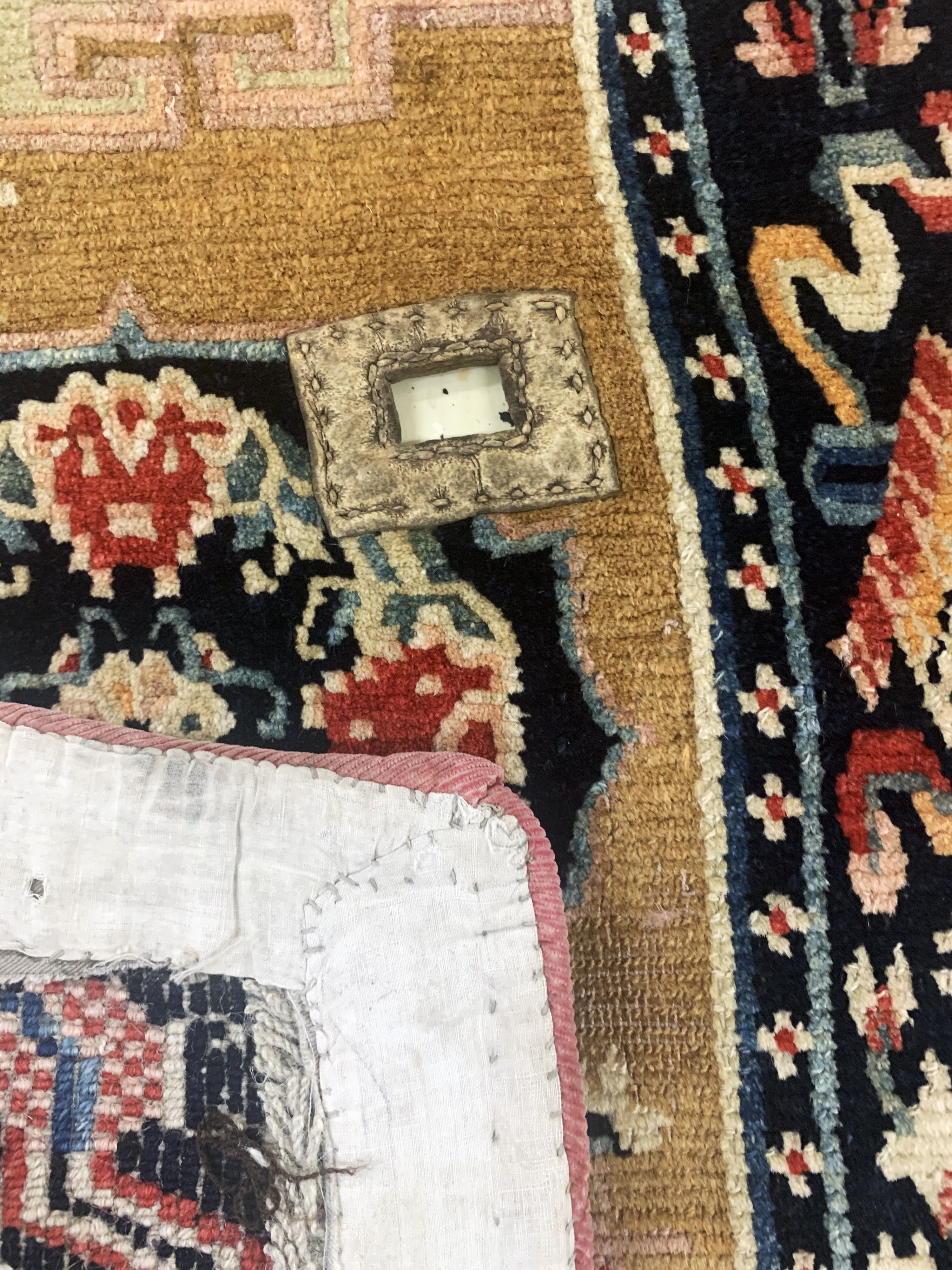 Detail e: Schigatse"Makden"Sattelauflage, antik, Tibet, um 1900, Wolle auf Baumwolle, ca. 133 x 65 cm, EHZ: 2