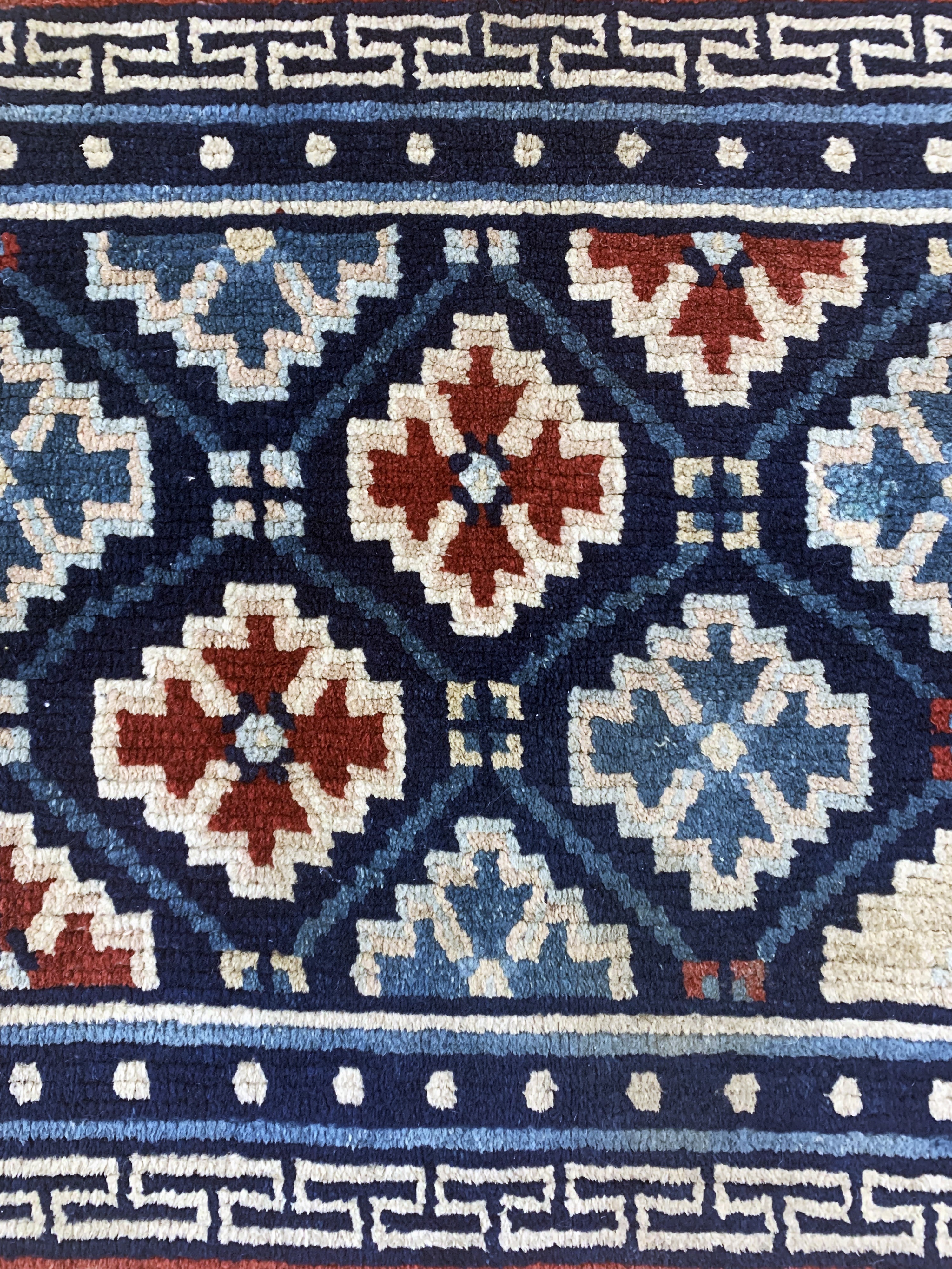 Detail c: Gyantse"Sitzmatte"alt, Tibet, um 1920, Wolle auf Wolle, ca. 68 x 80 cm, EHZ: 2