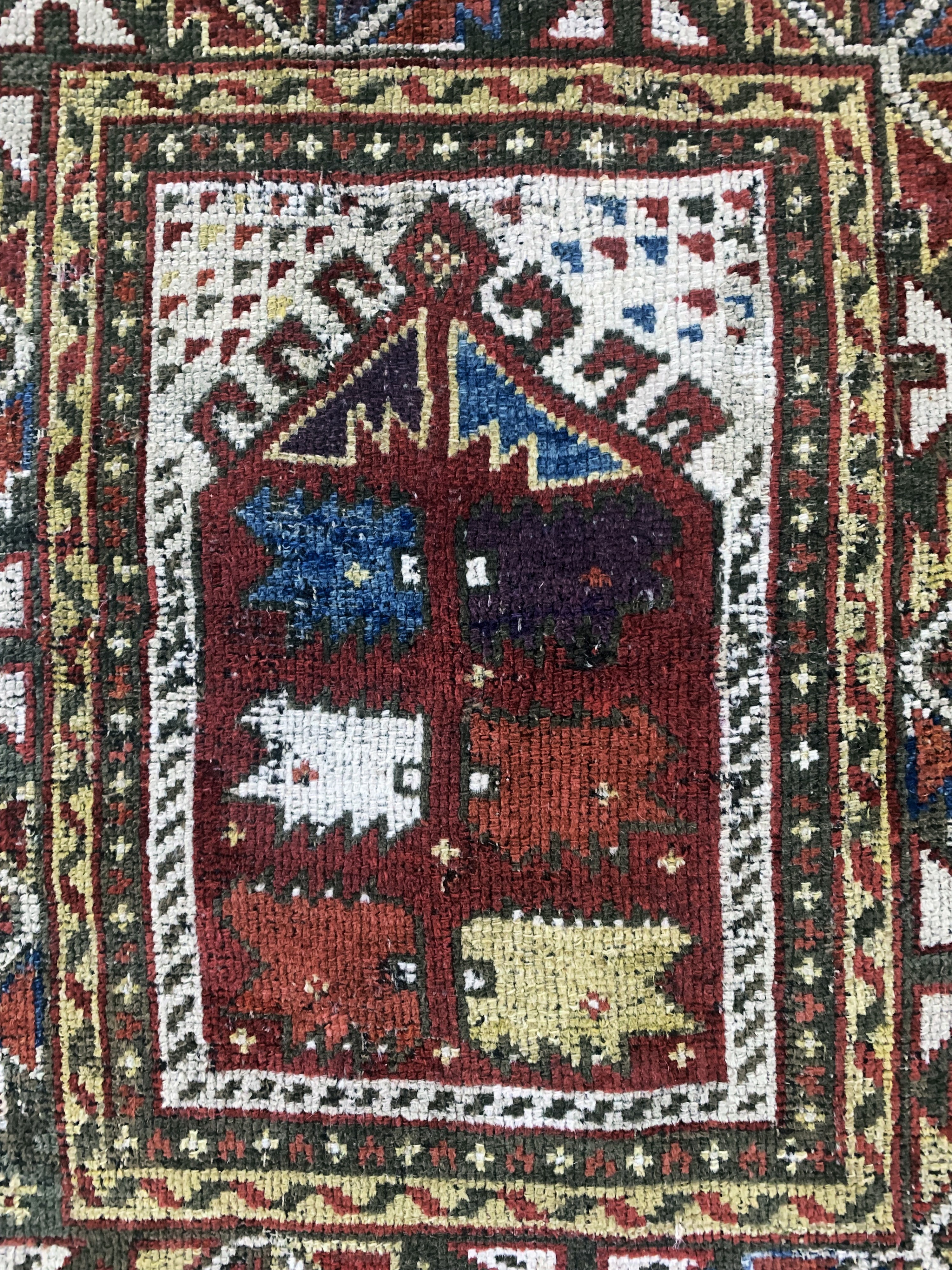 Detail c: Antiker Bergama, Türkei, 19.Jhd, Wolle auf Wolle, ca. 96 x 85 cm, EHZ: 2, (gleichmäßig dünn)