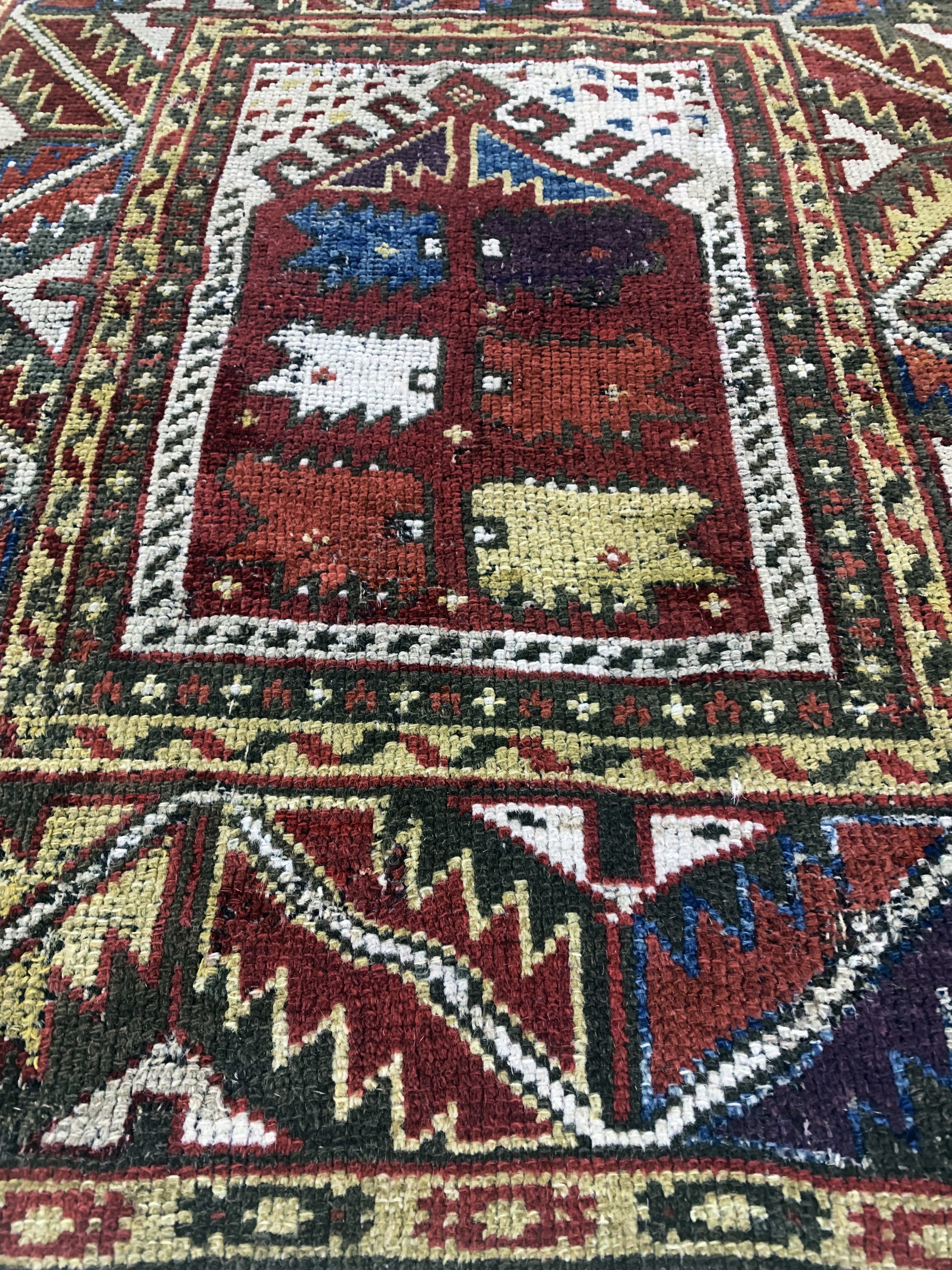 Detail d: Antiker Bergama, Türkei, 19.Jhd, Wolle auf Wolle, ca. 96 x 85 cm, EHZ: 2, (gleichmäßig dünn)