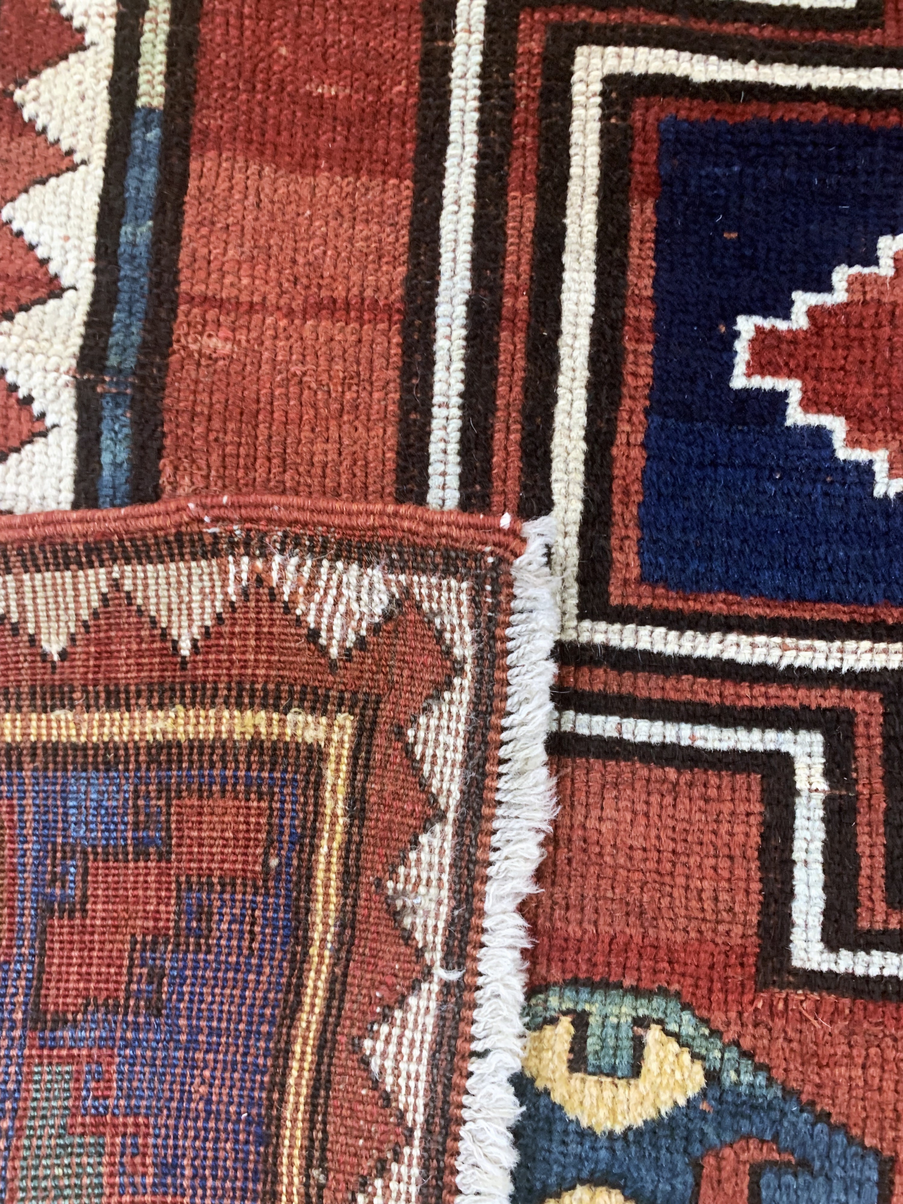 Detail h: "Loripampak"Kazak antik, Kaukasus, 19.Jhd, Wolle auf Wolle, ca. 218 x 150 cm, restauriert, EHZ: 2, (gleichmäßig dünn)