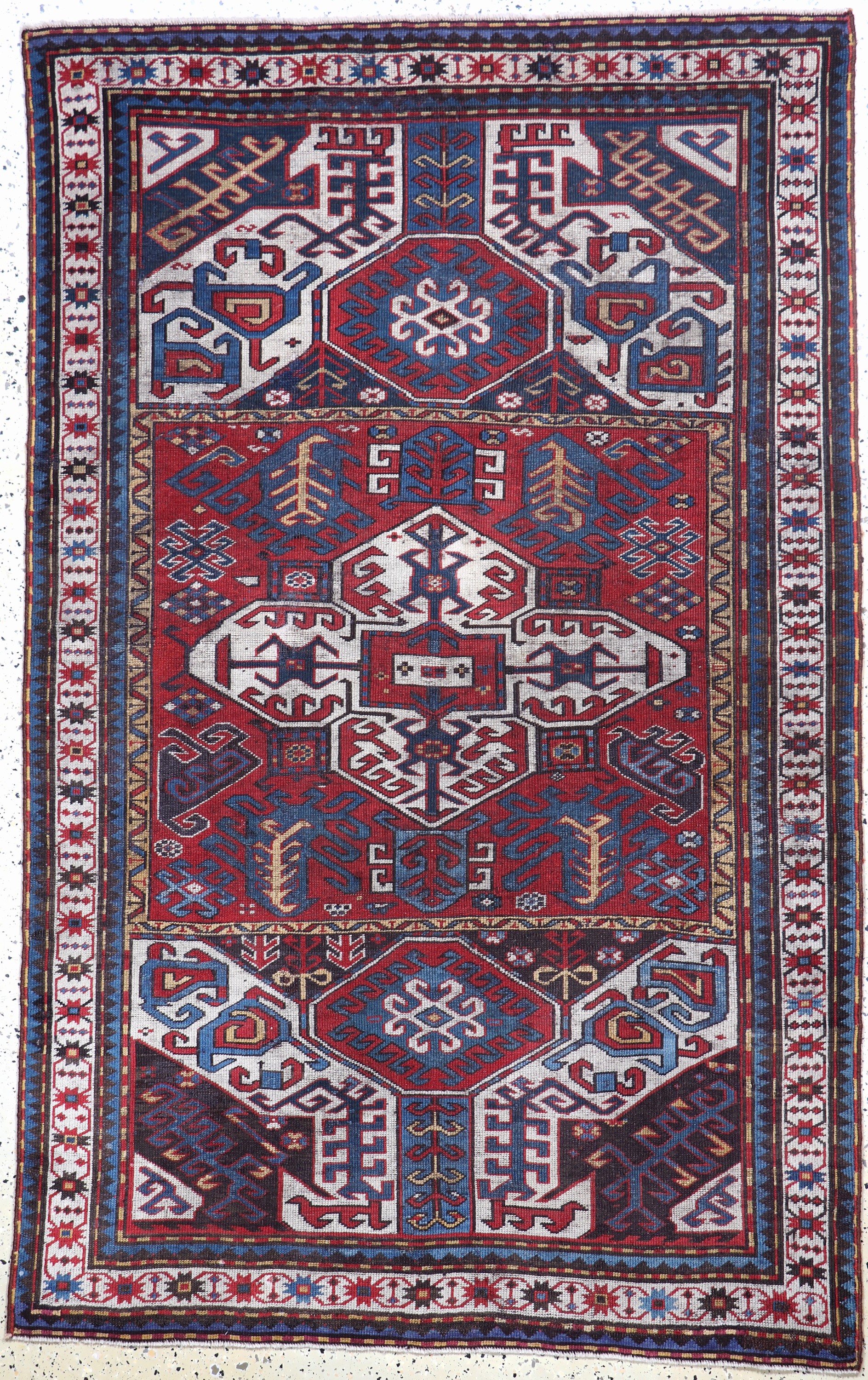 "Kasim-Ushag"Kazak antik, Kaukasus, 19.Jhd,Wolle auf Wolle, ca. 208 x 133 cm, restauriert, EHZ: 2, (gleichmäßig dünn)