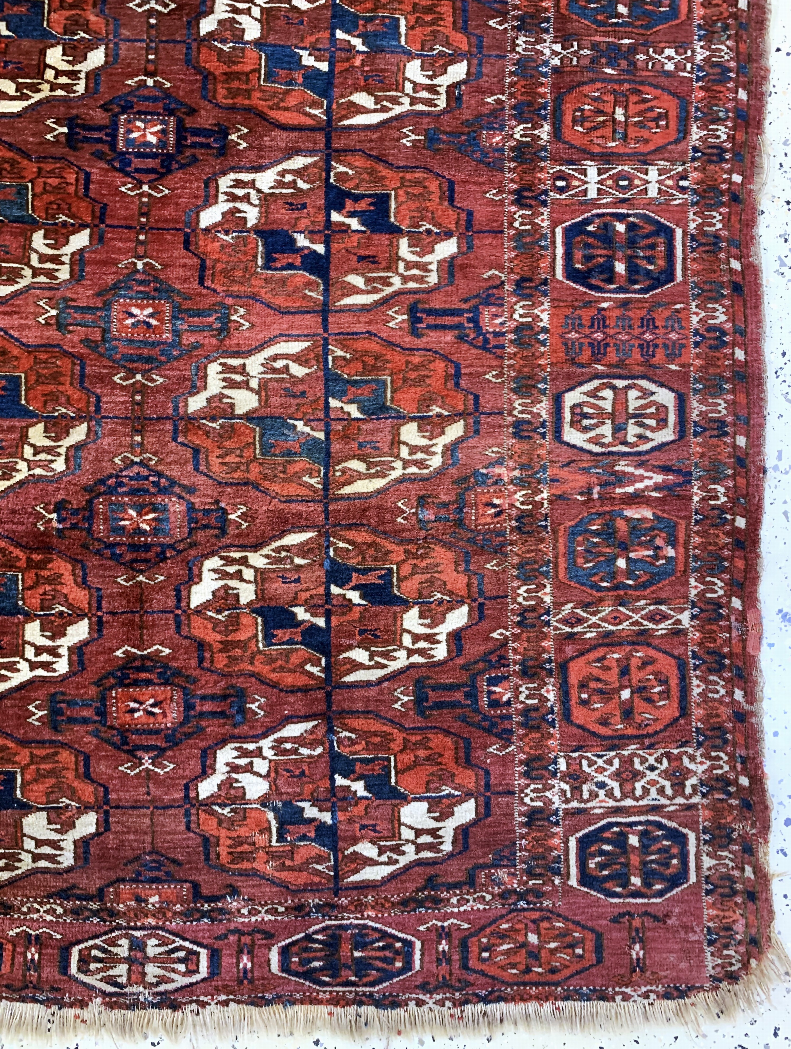 Detail a: Tekke"Hauptteppich"antik, Turkmenistan, 19.Jhd, Wolle auf Wolle, ca. 235 x 200 cm, EHZ: 3