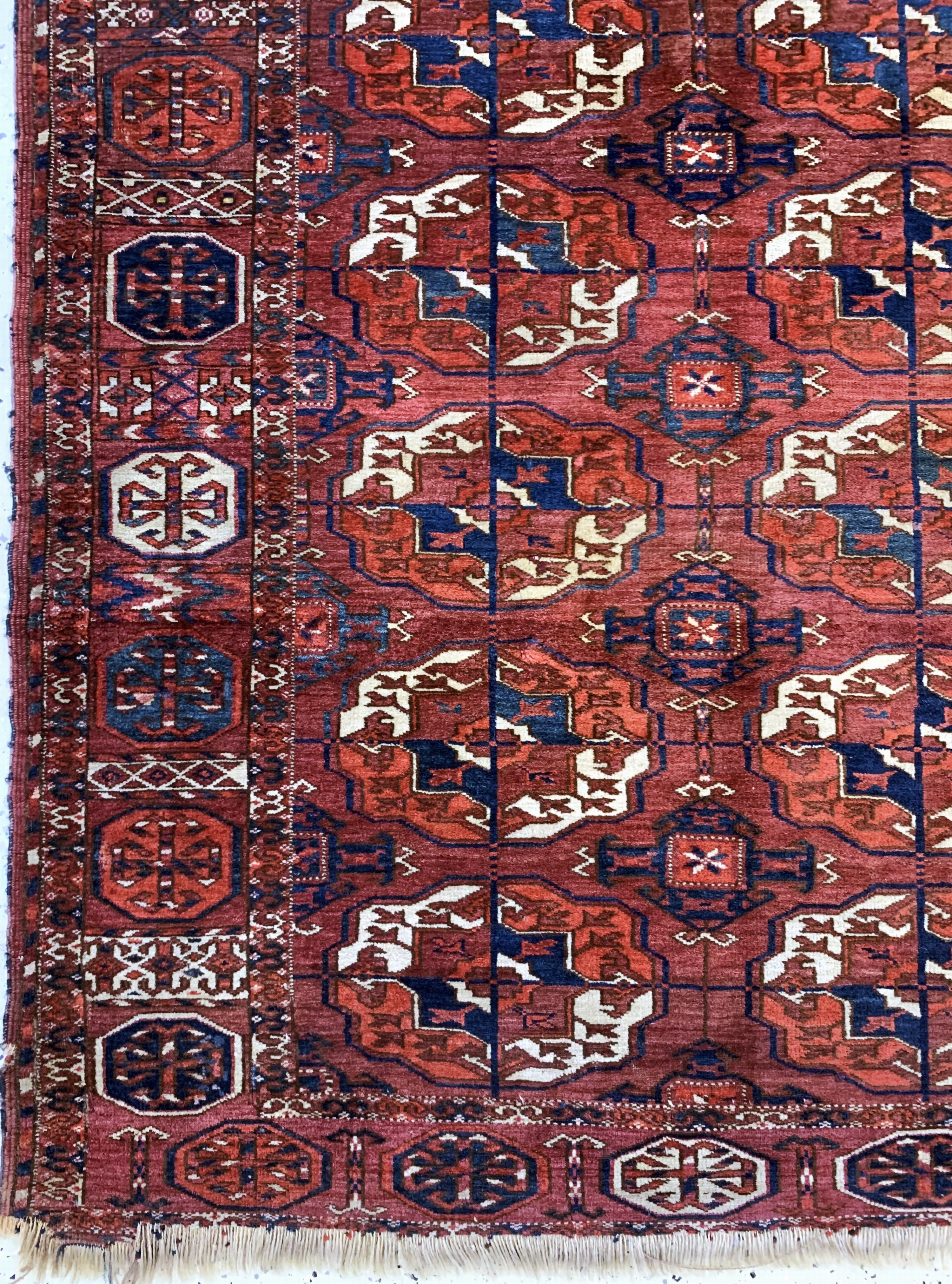 Detail b: Tekke"Hauptteppich"antik, Turkmenistan, 19.Jhd, Wolle auf Wolle, ca. 235 x 200 cm, EHZ: 3