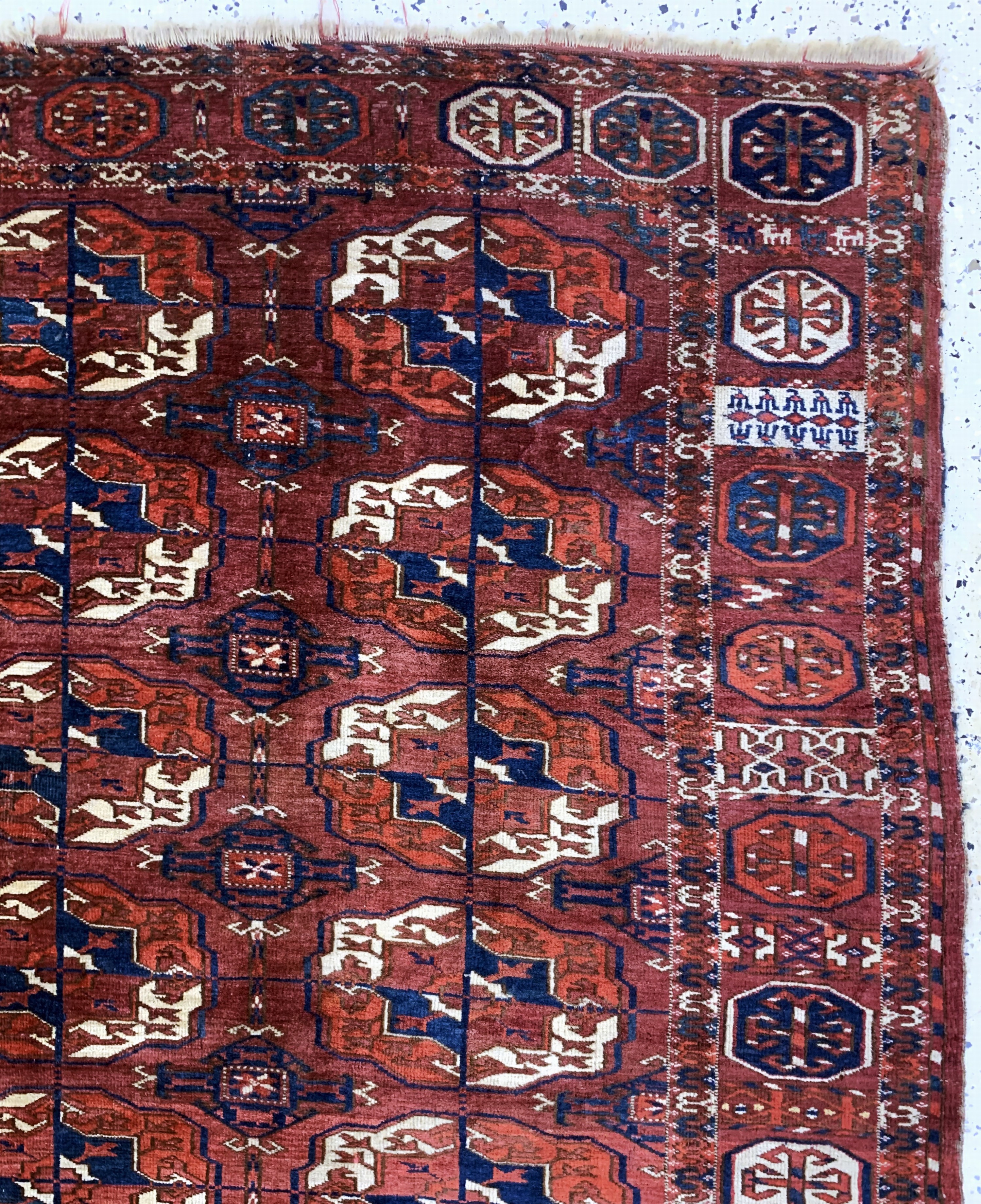 Detail d: Tekke"Hauptteppich"antik, Turkmenistan, 19.Jhd, Wolle auf Wolle, ca. 235 x 200 cm, EHZ: 3