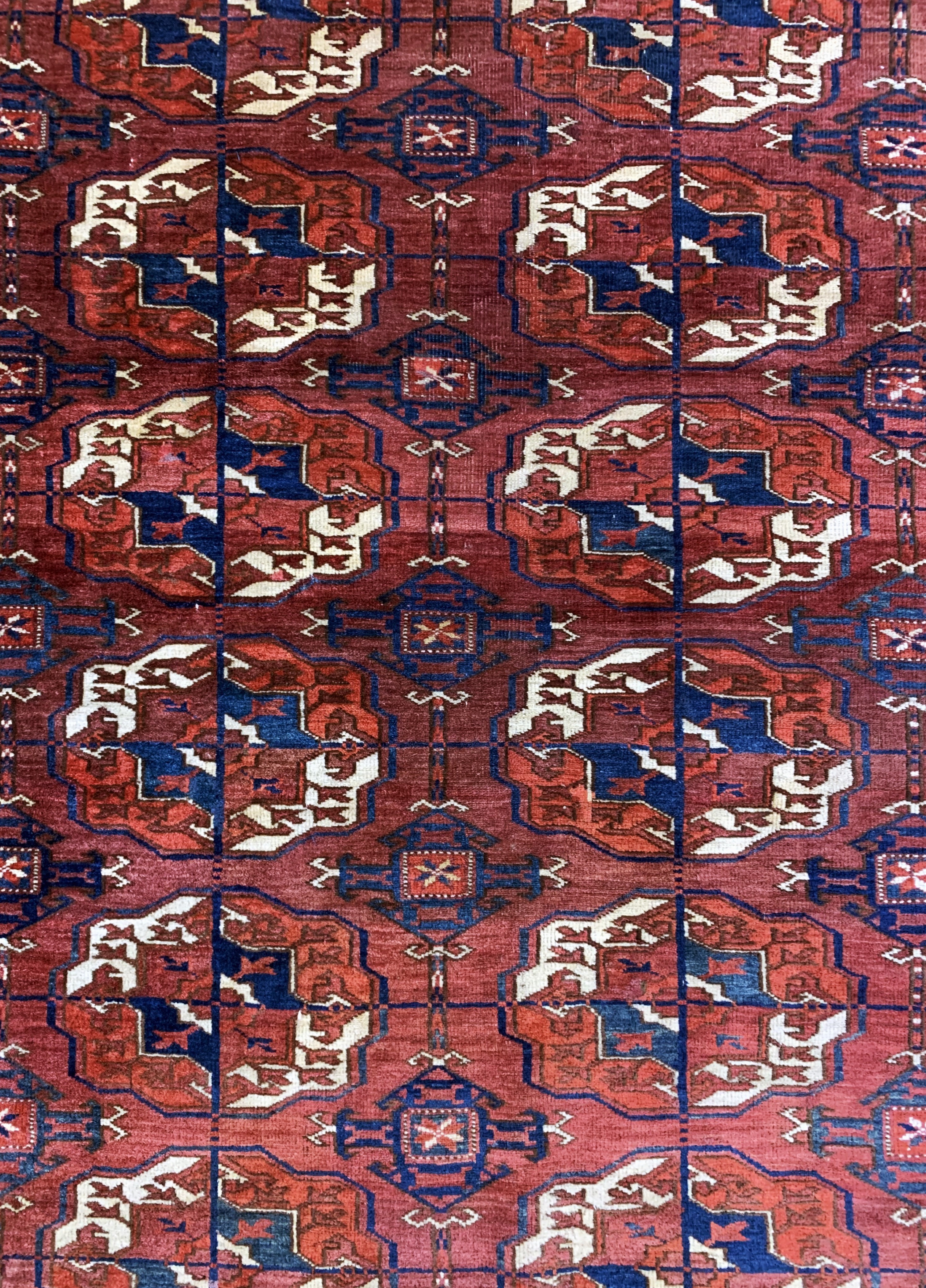 Detail e: Tekke"Hauptteppich"antik, Turkmenistan, 19.Jhd, Wolle auf Wolle, ca. 235 x 200 cm, EHZ: 3