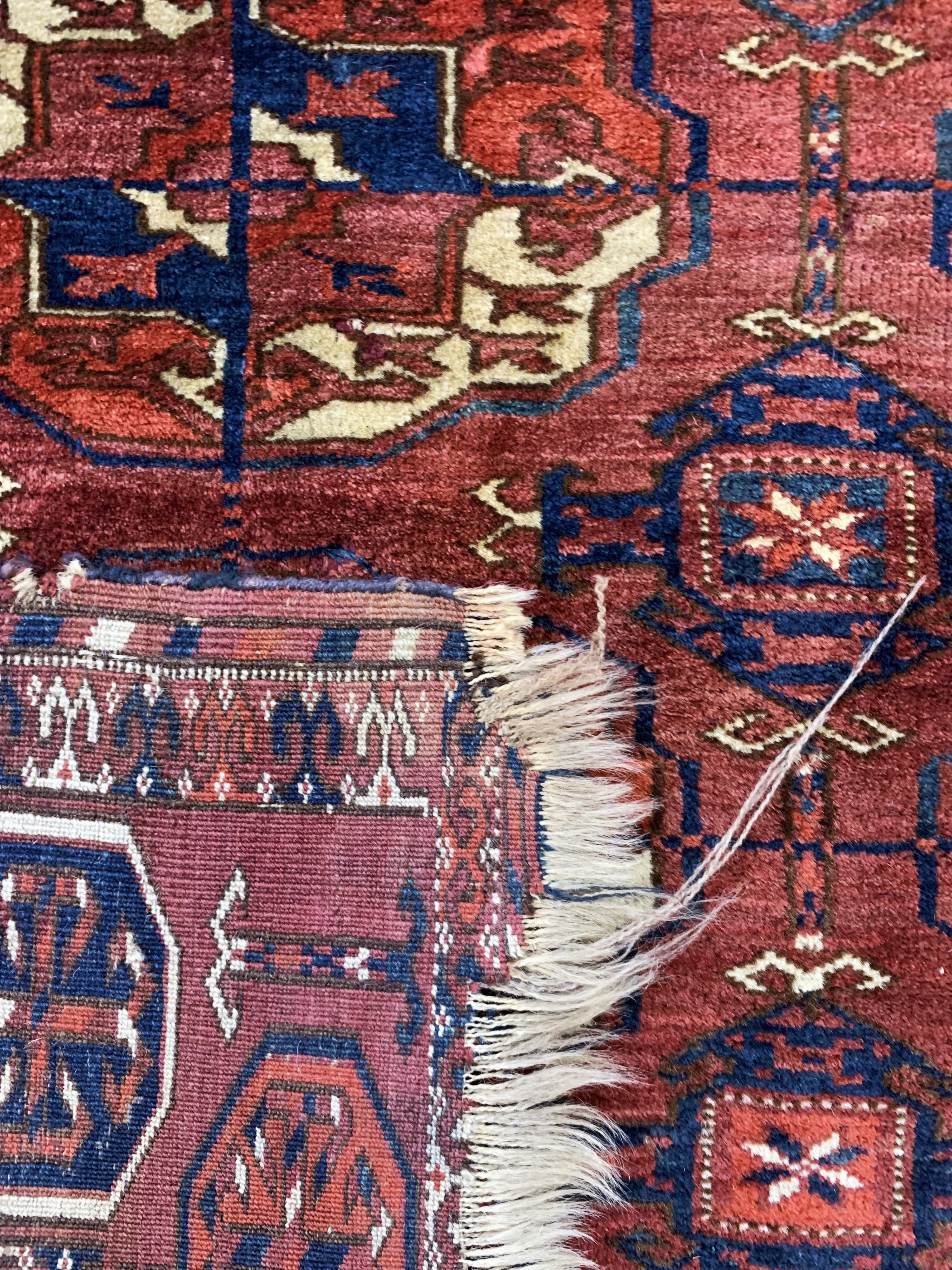 Detail g: Tekke"Hauptteppich"antik, Turkmenistan, 19.Jhd, Wolle auf Wolle, ca. 235 x 200 cm, EHZ: 3