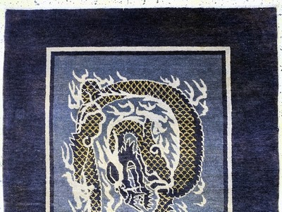 27008587a - Peking´Drachen-Teppich´, China, um 1900, Wolle auf Baumwolle, ca. 183 x 100 cm, EHZ: ...