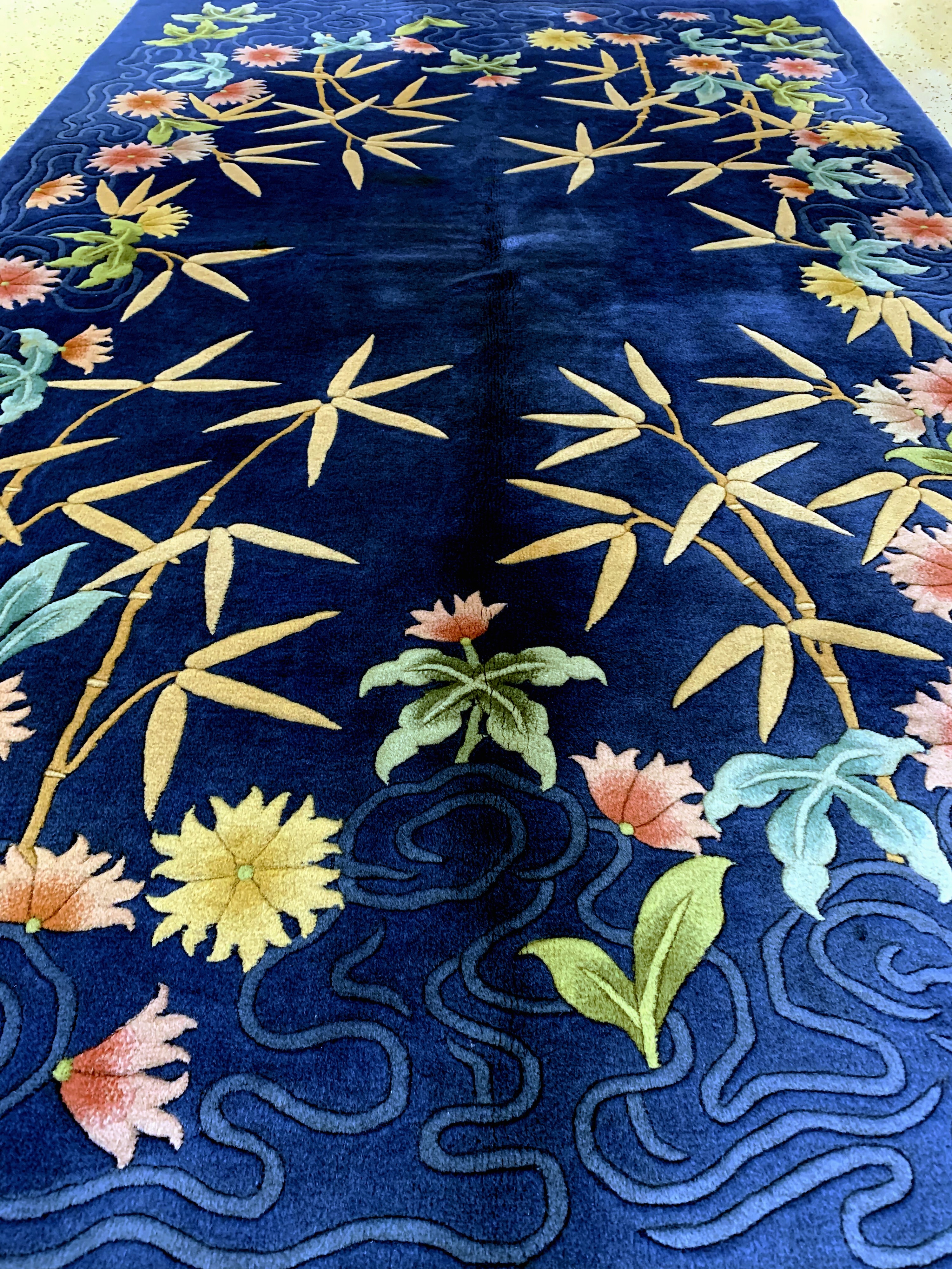 Detail e: Peking"Art-Deco"fein, China, um 1900, Korkwolle auf Baumwolle, ca. 242 x 150 cm, gereinigt, EHZ: 2