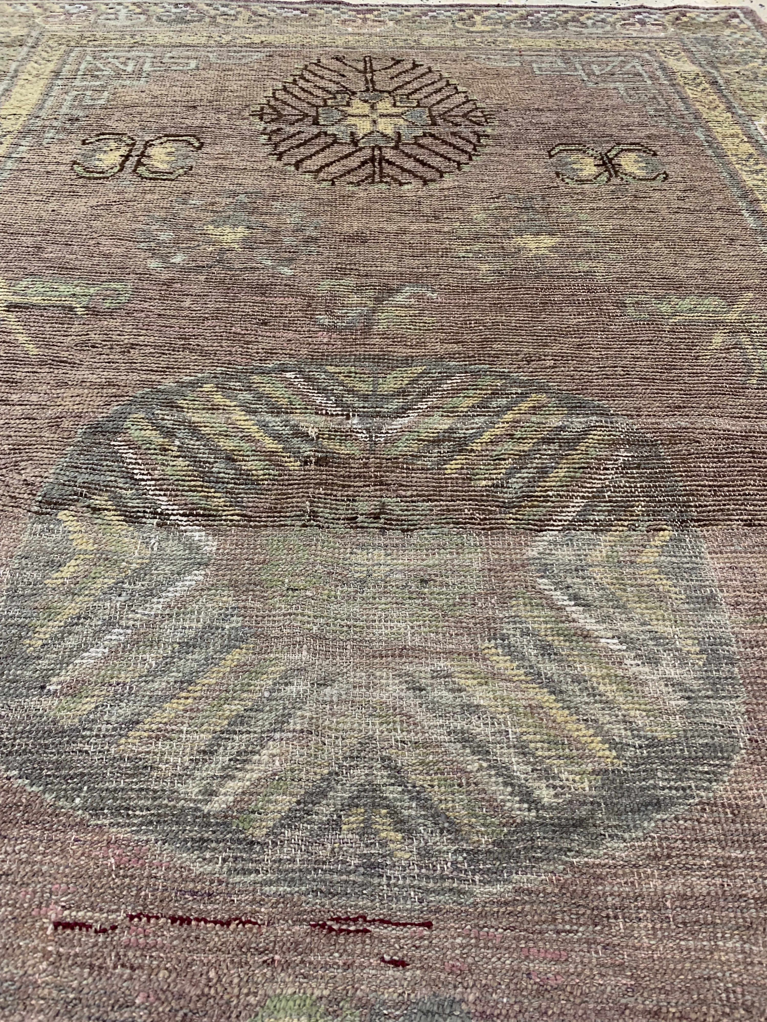 Detail d: Antiker Khotan, Turkestan, 19.Jhd, Wolle auf Baumwolle, ca. 239 x 135 cm, EHZ: 3, (gleichmäßig dünn)