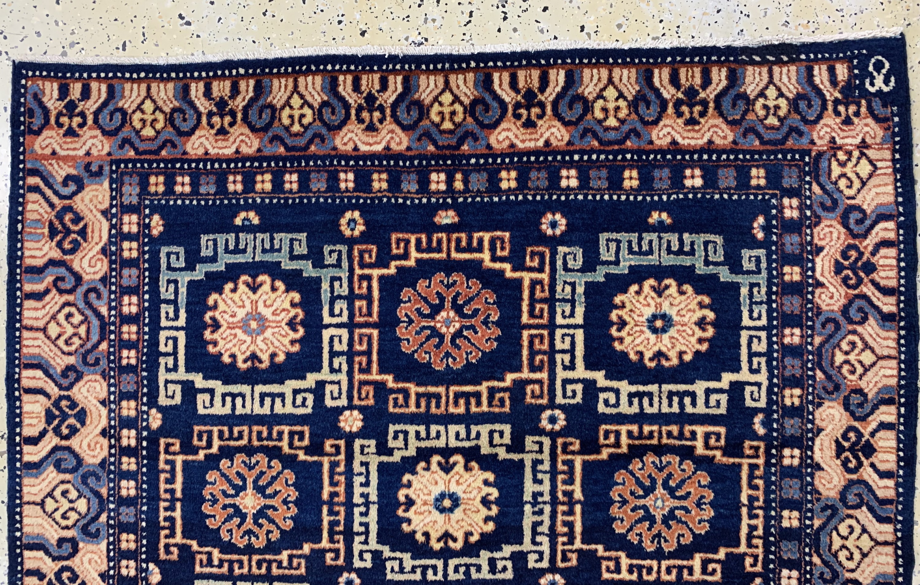 Detail a: Antiker Khotan, Turkestan, um 1900, Wolle auf Baumwolle, ca. 180 x 122 cm, gereinigt, EHZ: 2, (kleiner restaurierung)