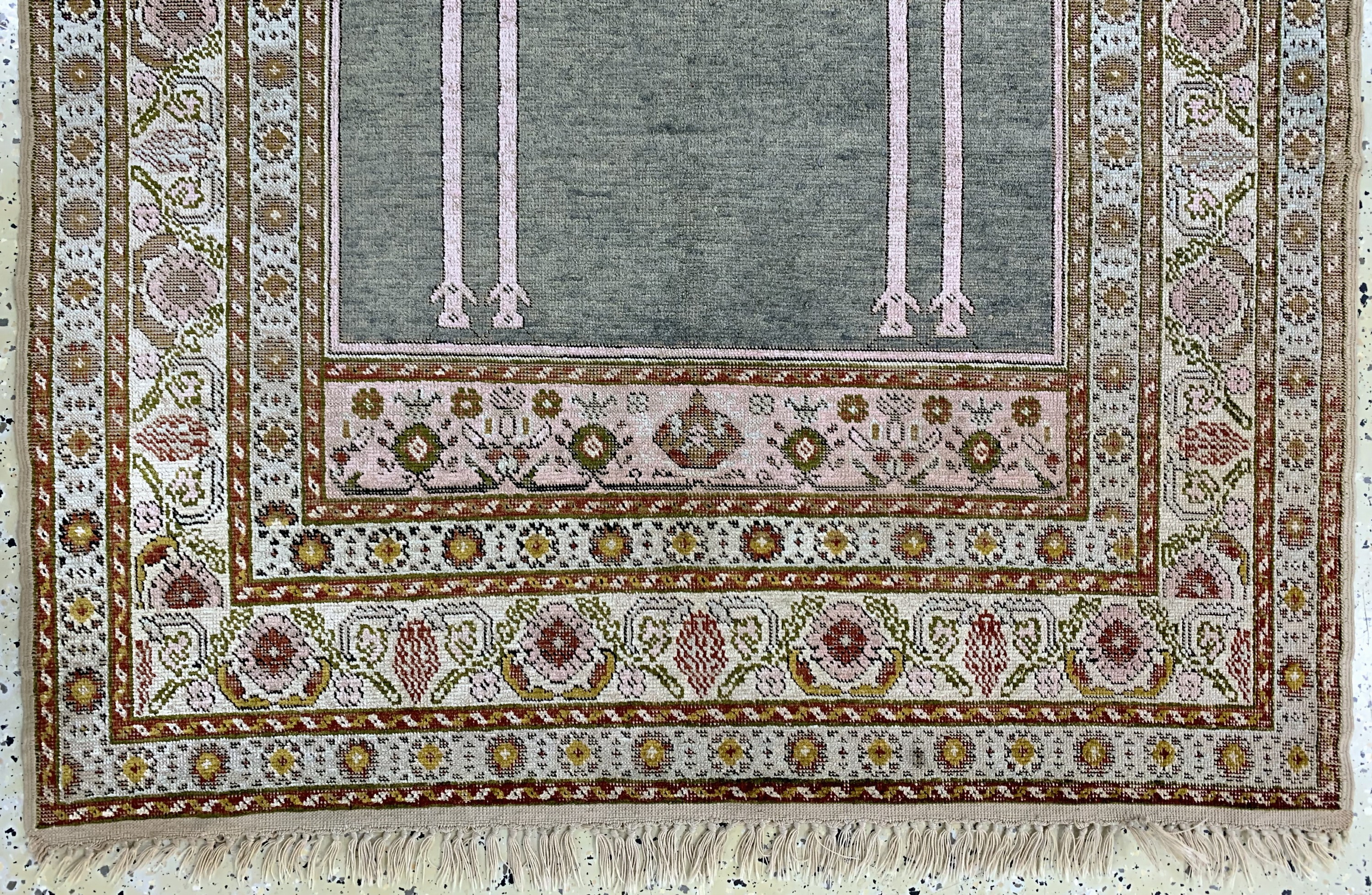 Detail b: Antiker Giordes, Türkei, um 1900, merzerisierte Baumwolle, ca. 155 x 120 cm, EHZ:(gleichmäßig dünn)