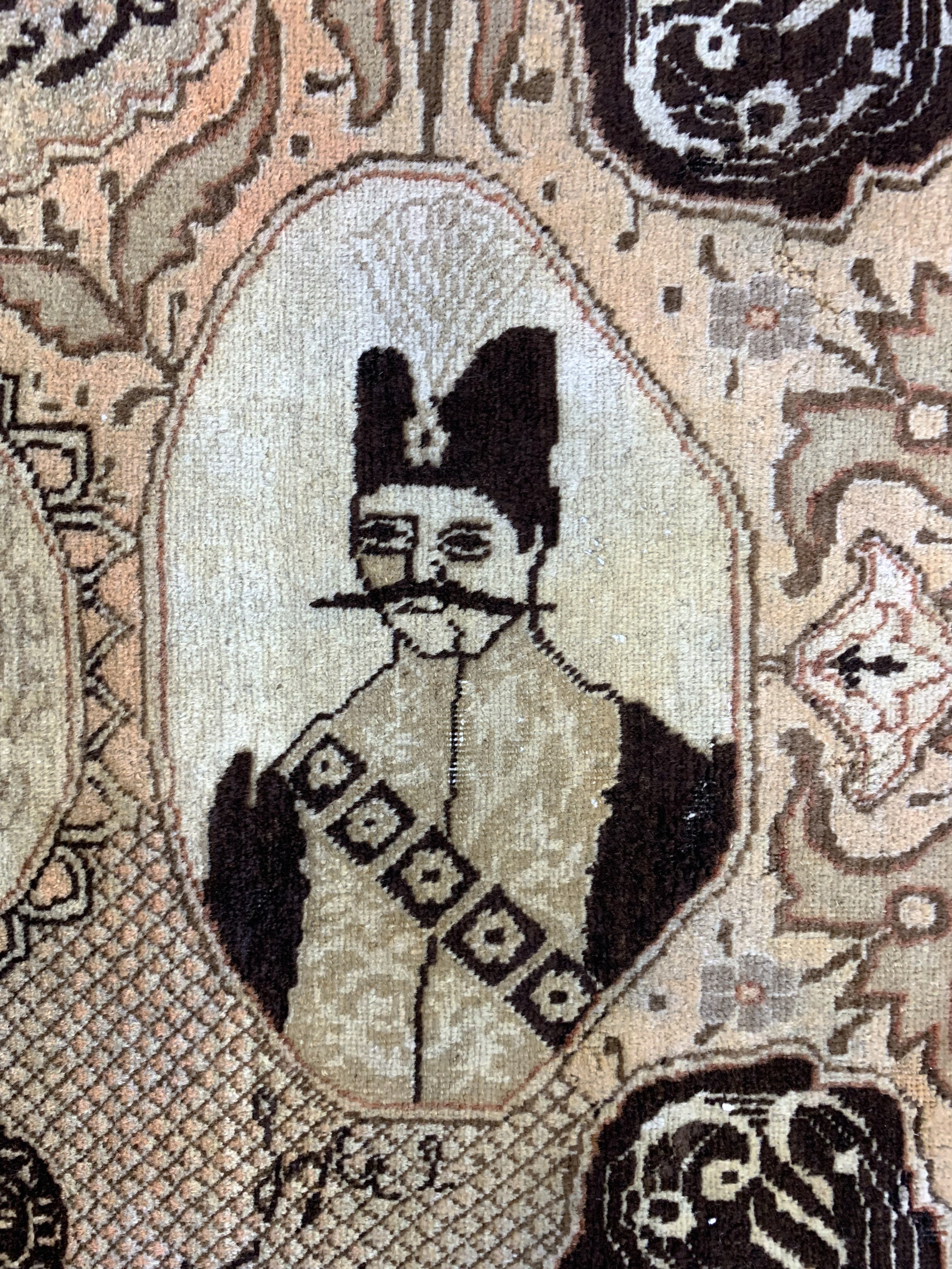 Detail g: Antiker Täbriz"100 Toman Geldschein aus der kadscharen Dynastie", Persien, 19.Jhd, Wolle auf Baumwolle, ca. 164 x 124 cm, Mottenfraß, ...