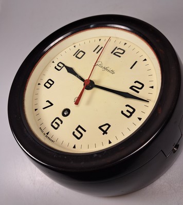 27008633e - Schiffsuhr, Marke Glashütte, Bakelitgehäuse, Glasdeckel (zu öffnen mit Uhrschlüssel, ...