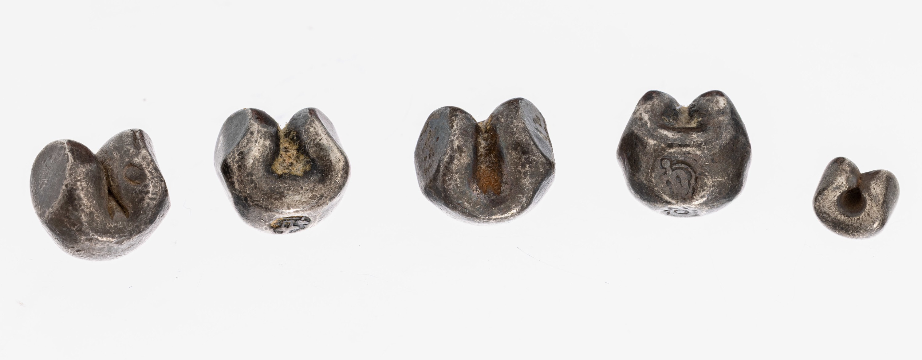 Image 27009297 - Thailändisches Kugelgeld, Pot Duang, Siam Mitte 19.Jh., es wurde ein genau ...