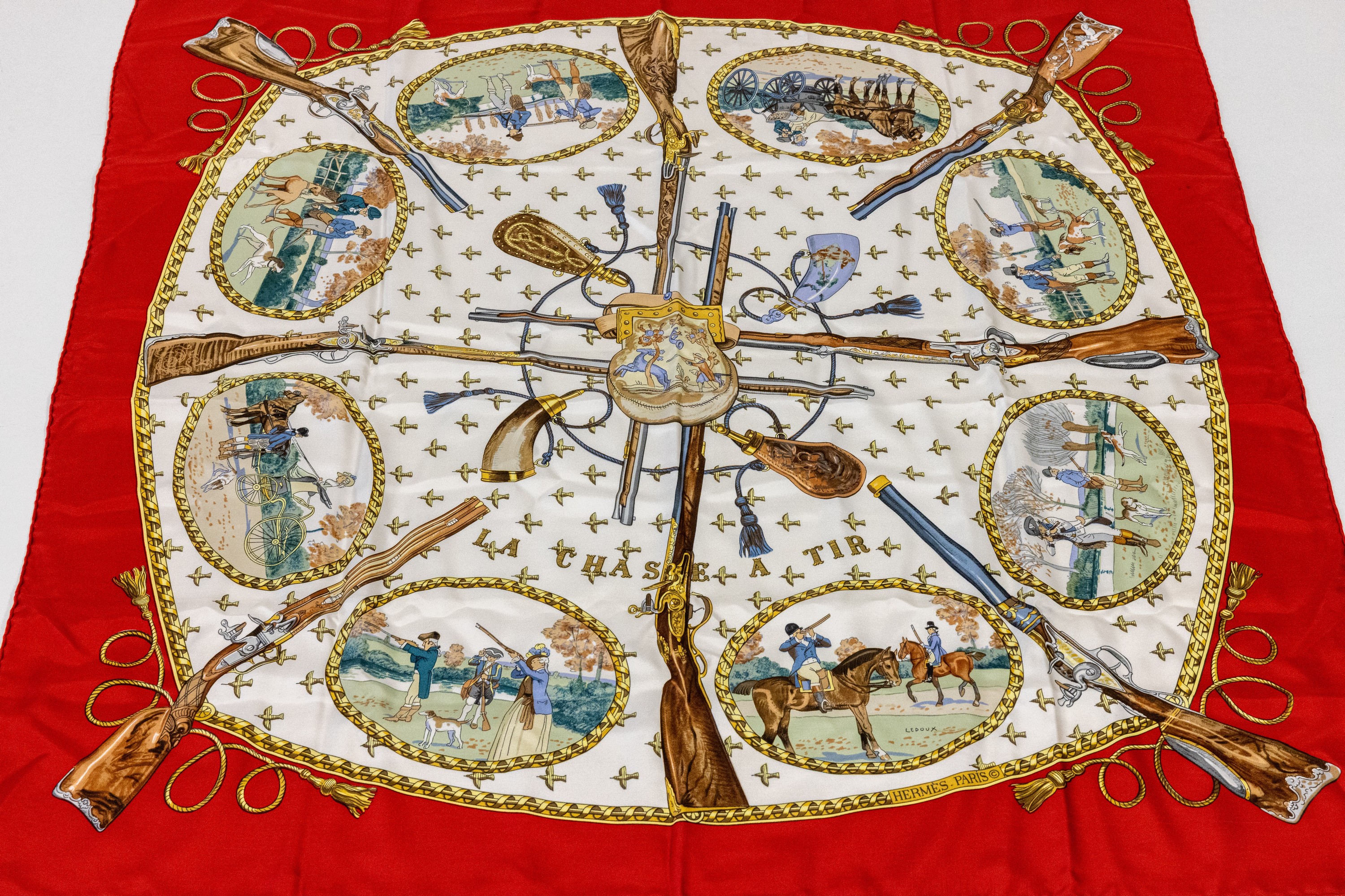 Image 27009306 - HERMES Carree, 100 % Seide, La Chasse a Tir, Philippe Ledoux 1971, roter Rand, cremefarb. ...
