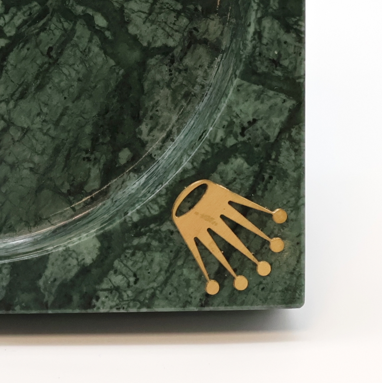 Detail a: ROLEX Aschenbecher aus grünem Marmor, Schweiz, M. ca. 30 x 16 x 16 cm, Gew. ca. 1390g, in gebrauchsfähigem Zustand