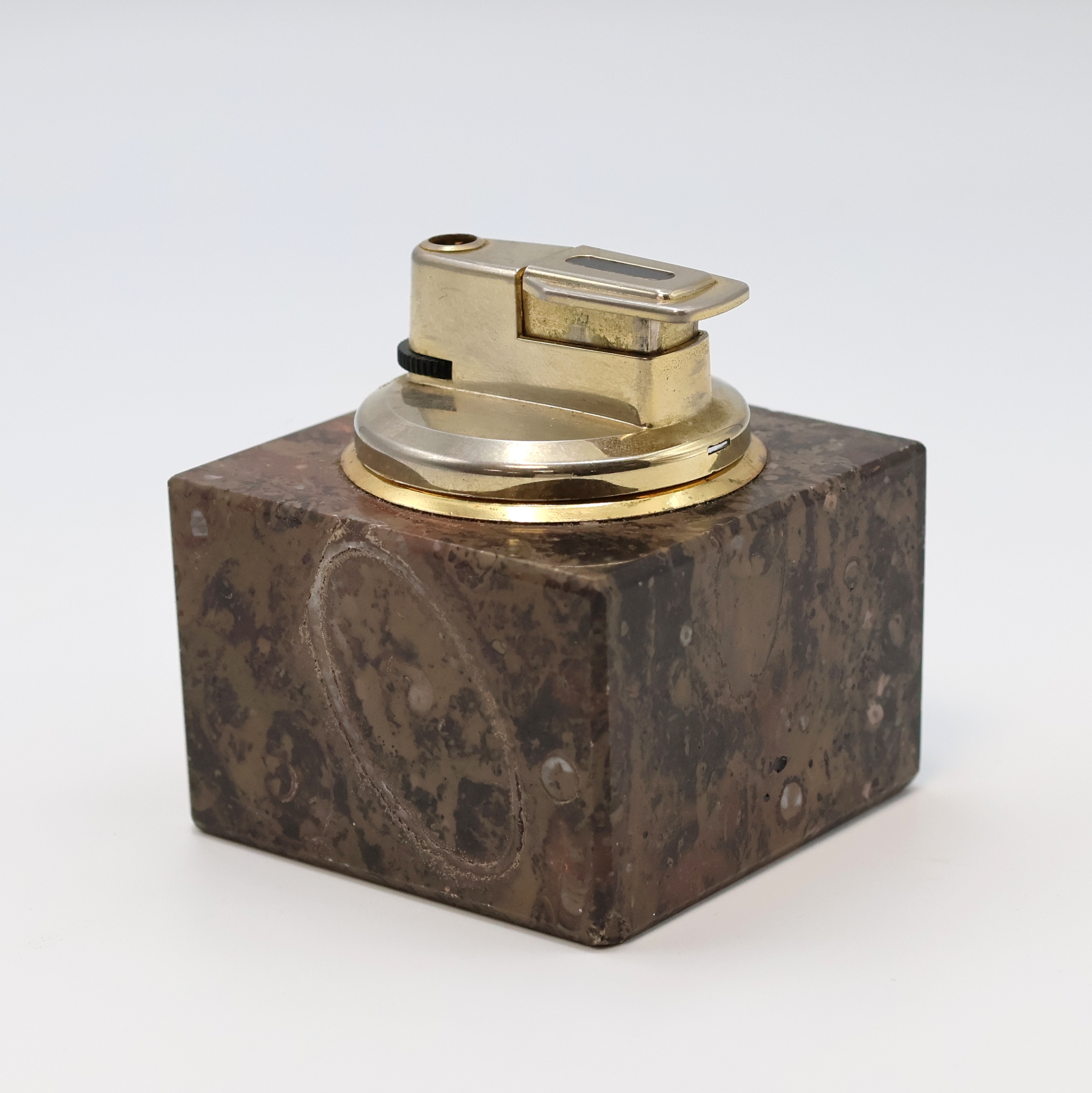 Detail b: ROLEX Tischfeuerzeug auf marmorierten Sockel, Schweiz, M. ca. 6,5 x 6 x 6 cm, Gew. ca. 381g, Funktion ungeprüft