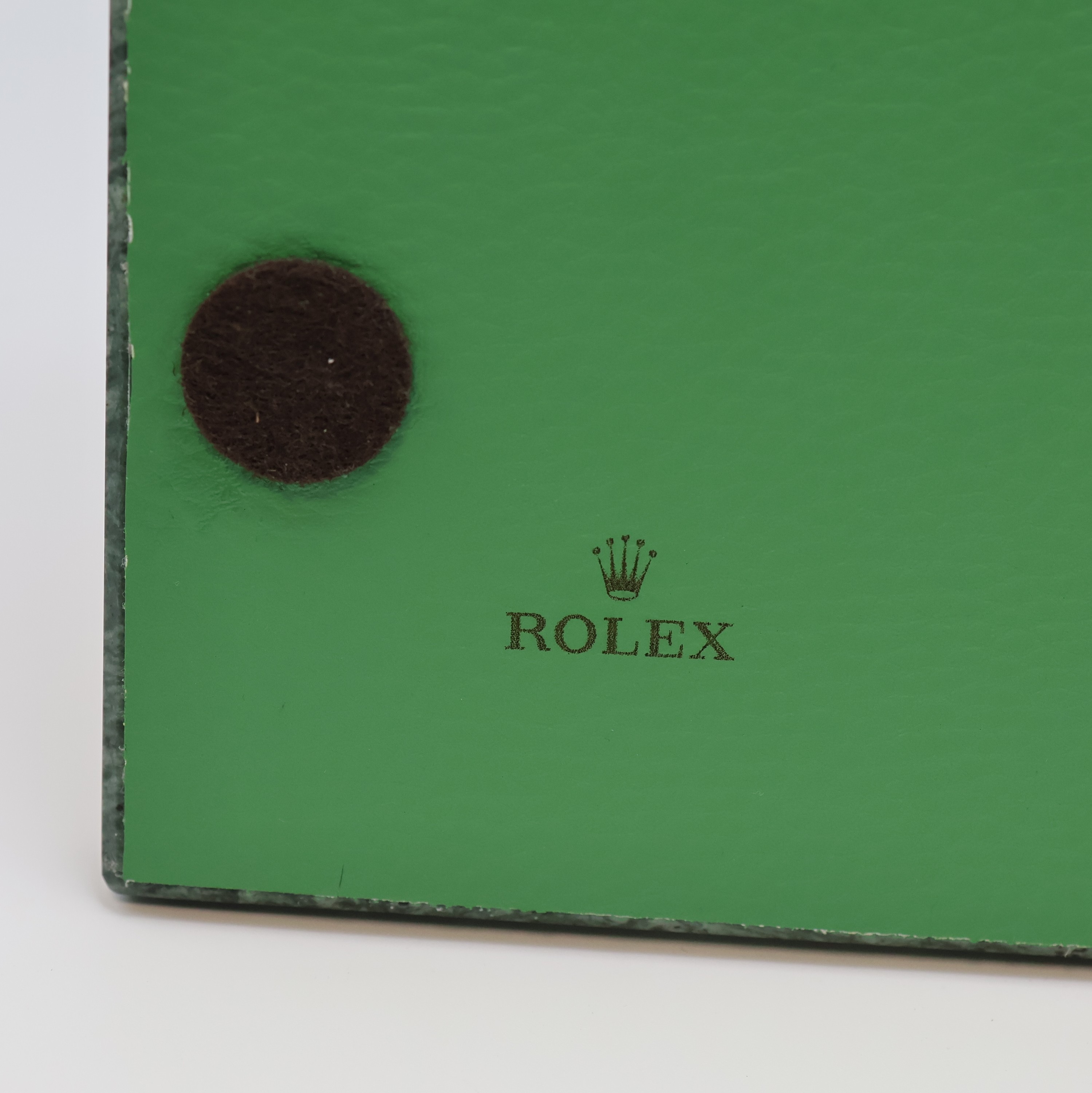 Detail b: ROLEX Display aus grünem Marmor, Schweiz, M. ca. 5 x 30 x 20 cm, Gew. ca. 2270g, in gebrauchsfähigem Zustand