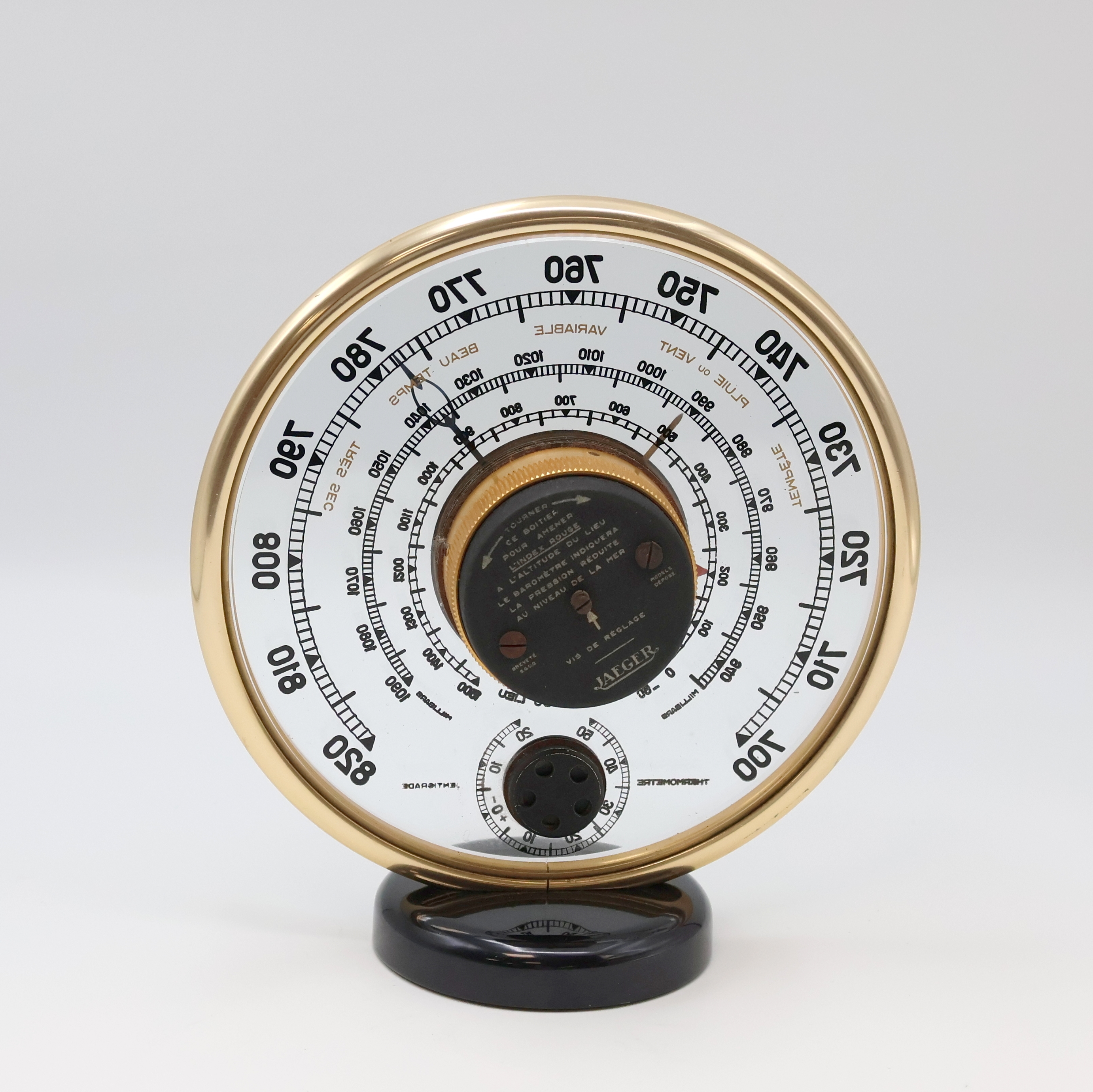 Detail c: JAEGER Wetterstation mit Glaszifferblatt, Frankreich um 1940, blass-gold eloxierter Aluminium-Rahmen, beids. facett-vergl. Barometer- u. ...