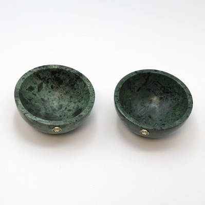 27009365c - ROLEX 2 Schälchen aus grünem Marmor, Schweiz, M. jeweils ca. 4 x 10 cm, Gew. zusammen ...
