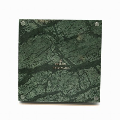 27009366b - ROLEX Aschenbecher aus grünem Marmor, Schweiz, M. ca. 30 x 16 x 16 cm, Gew. ca. 1390g, ...