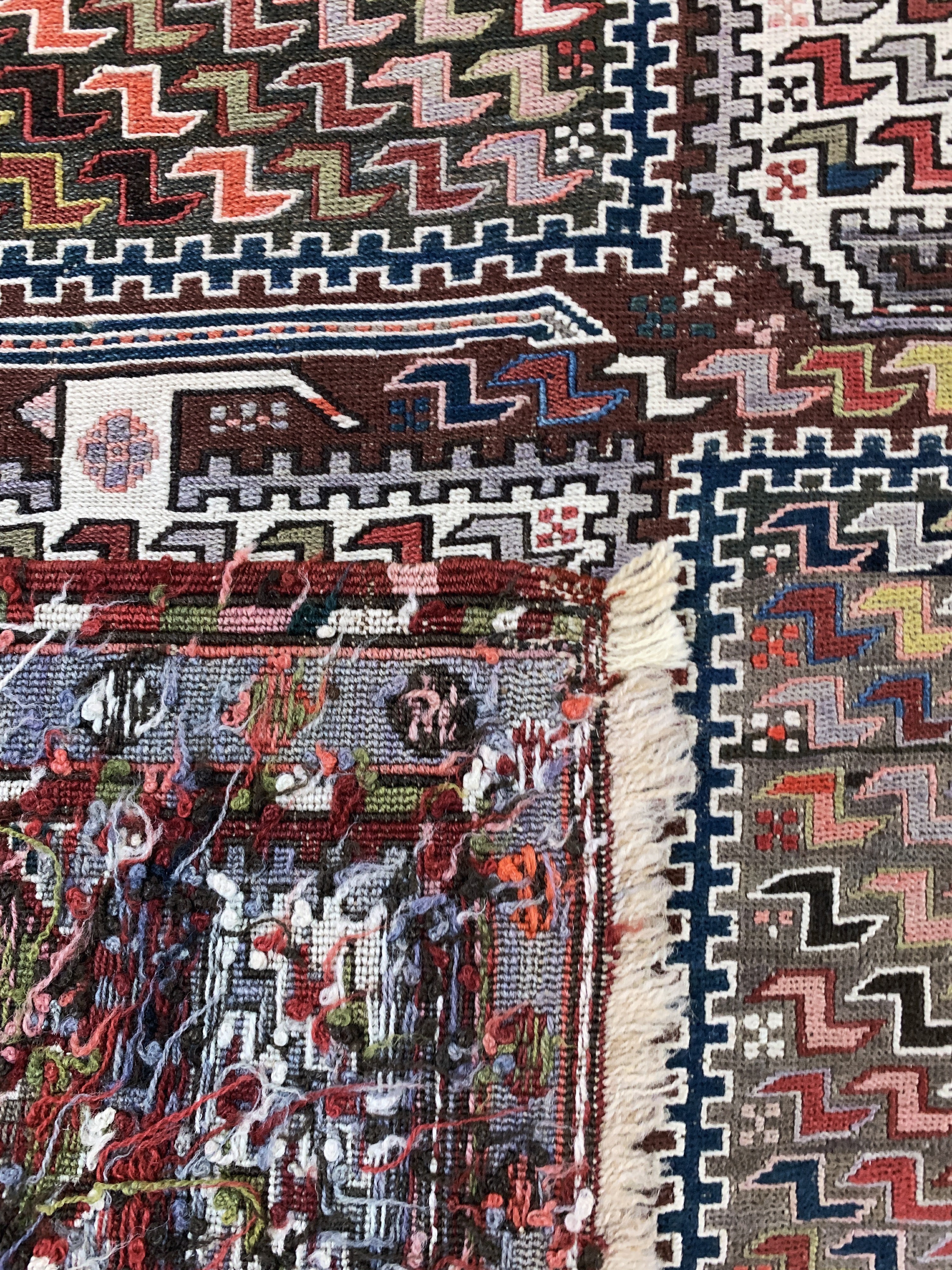 Detail k: Sileh"Drachen-Sumakh", Kaukasus, um 1900, Wolle auf Wolle, ca. 270 x 200 cm, EHZ: 2, (kleine Restaurierungen)