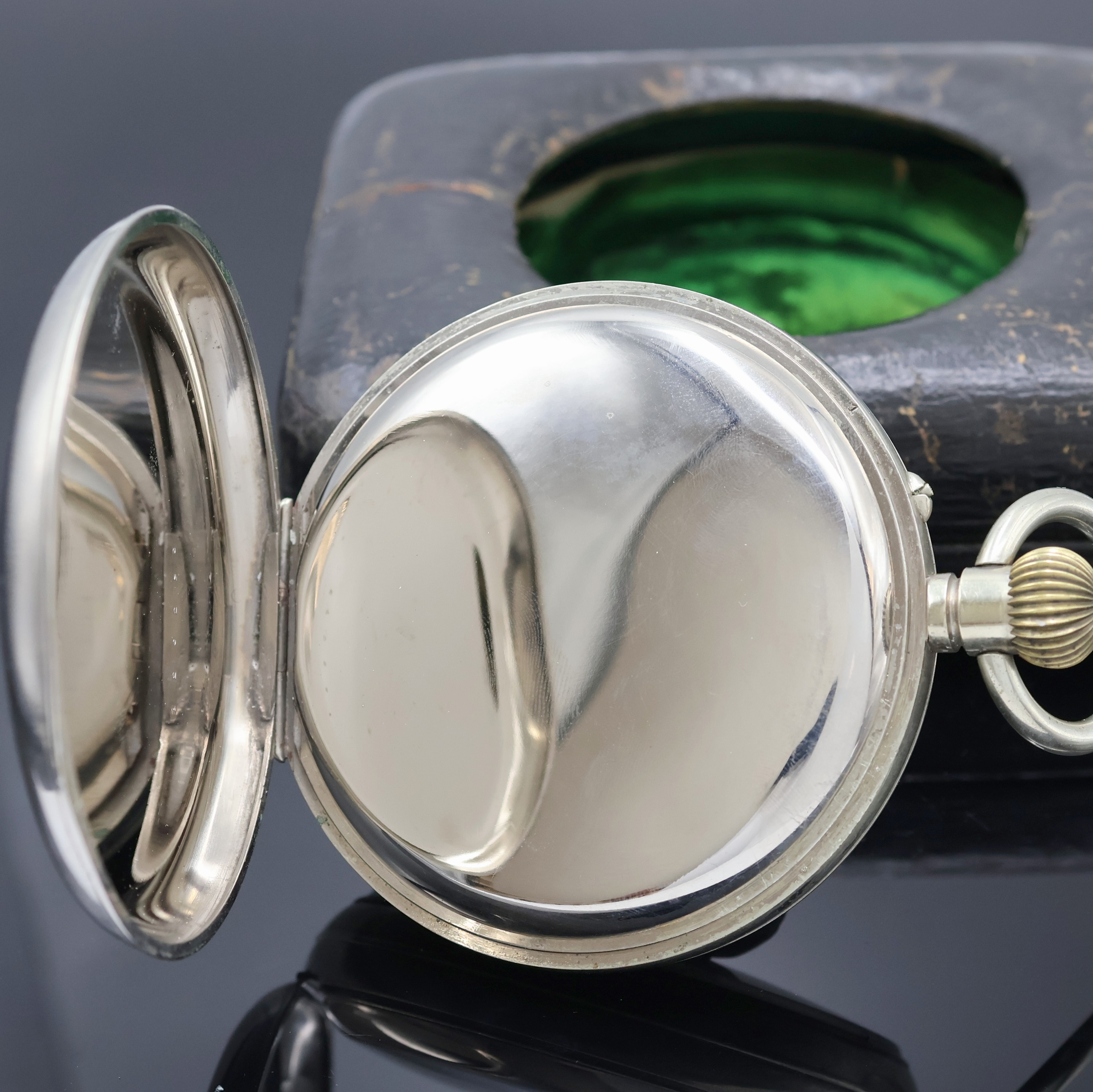 Detail c: A.WEBSTER & Co große Eisenbahner-Taschenuhr in Nickel, Schweiz um 1890, glattes Geh. dell., Emailzifferbl. riss., röm. Zahlen, gebl. Zeiger, kl. ...