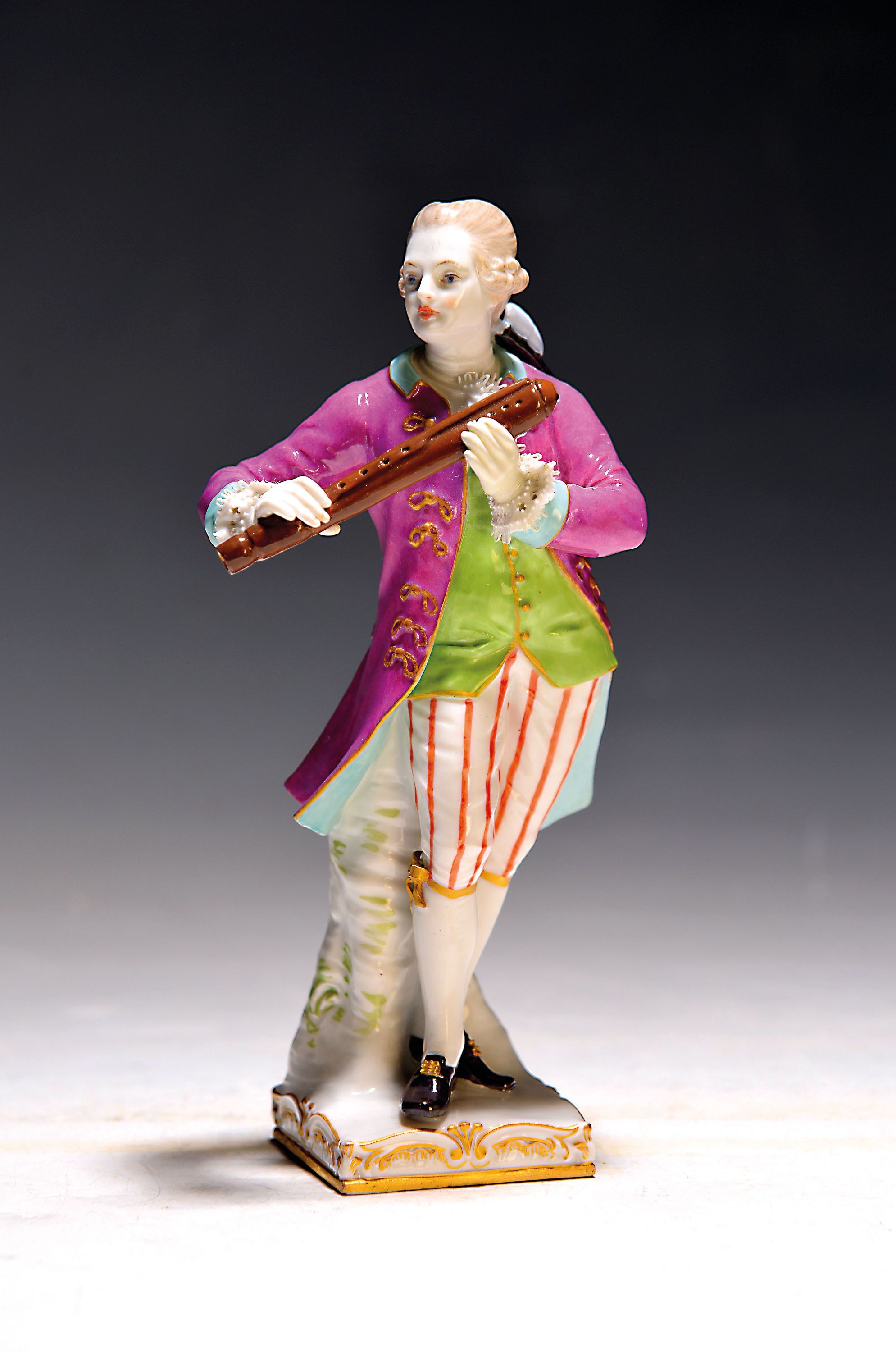 Image 27010133 - Porzellanfigur, KPM Berlin, um 1900, Flötenspieler, bunt bemalt, min. best. am ...