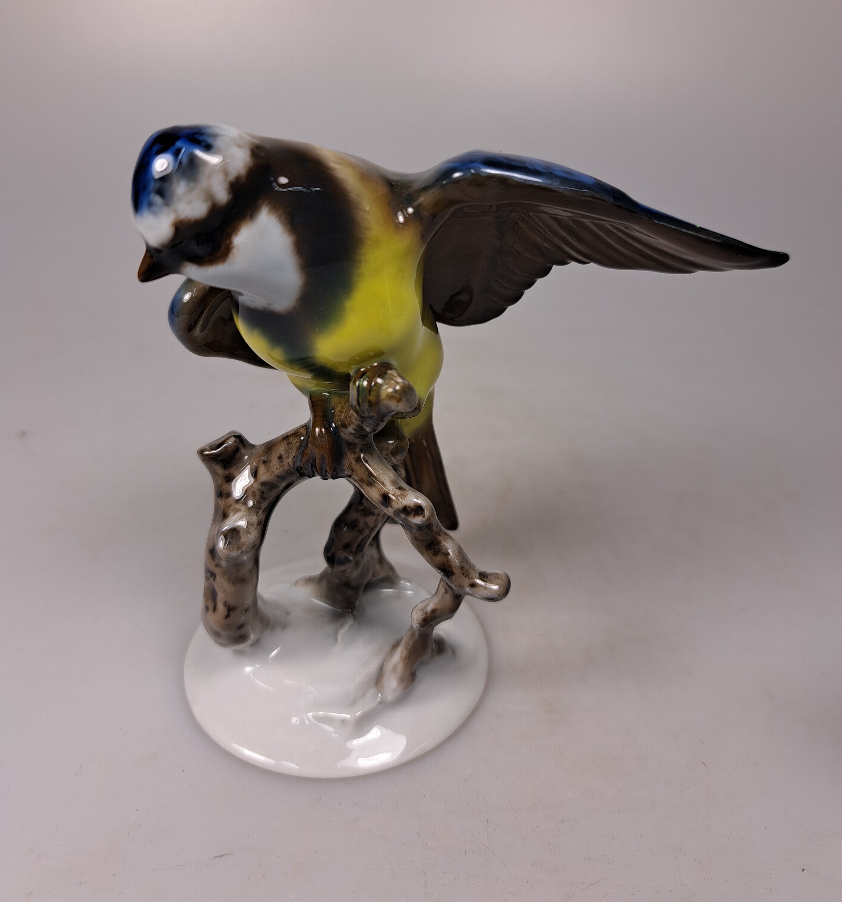 Detail b: 3 Porzellanfiguren, Rosenthal, 20. Jh., 1x Blaumeise, sign. F. Heidenreich, bunt bemalt, H. ca. 11cm; 1x Entenpaar, sign. Himmelstoss, bunt bemalt, ...