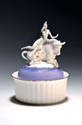 Image Lidded box ´Europe´, Meissen, designed by Peter Strang, 1993, lid with figure attachment, ...
