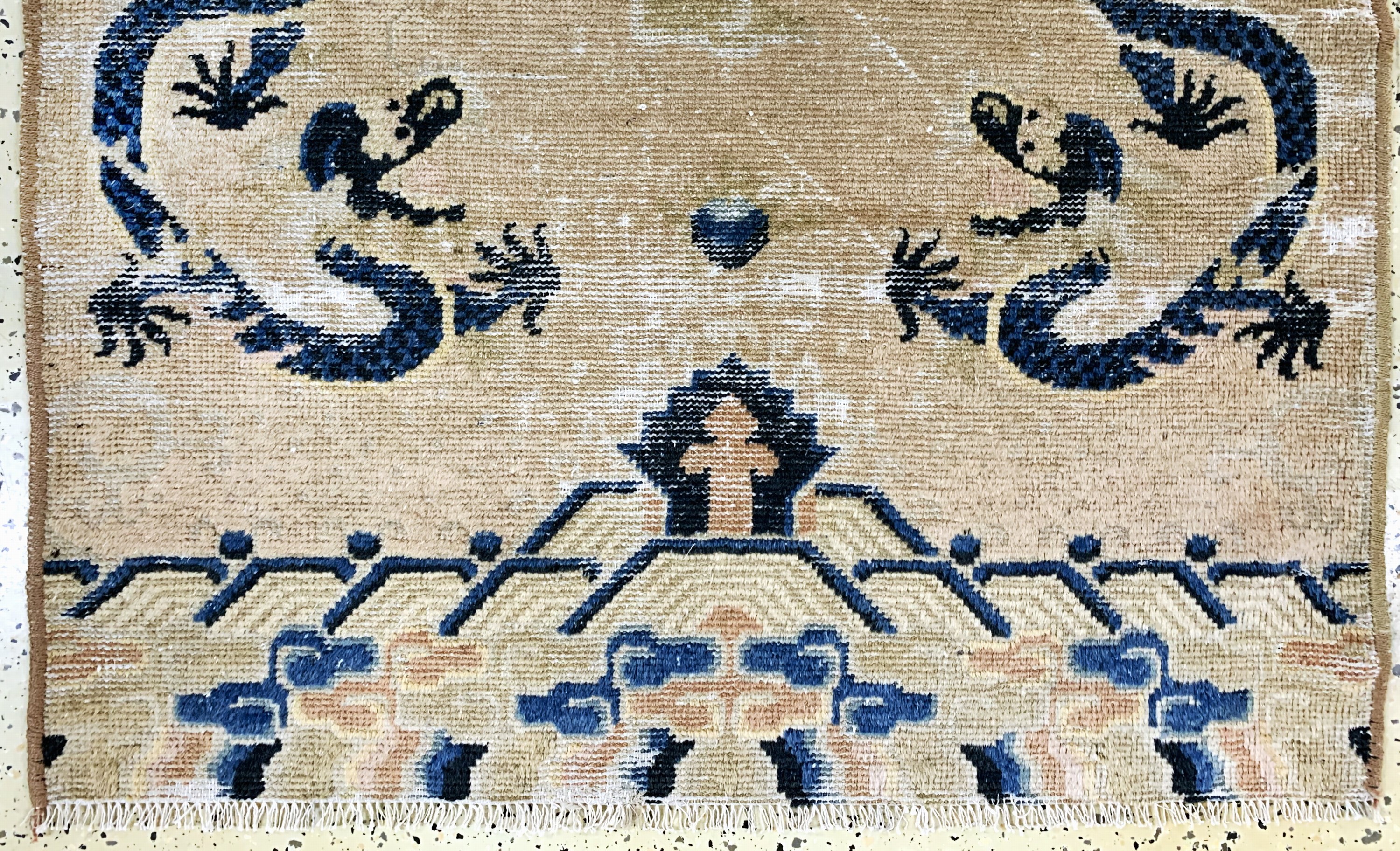 Detail c: Ning-Hsia"Drachen-Teppich", China, Anfang 19.Jhd, Wolle auf Baumwolle, ca. 176 x 103 cm,EHZ: 3(Rückseite mit ...