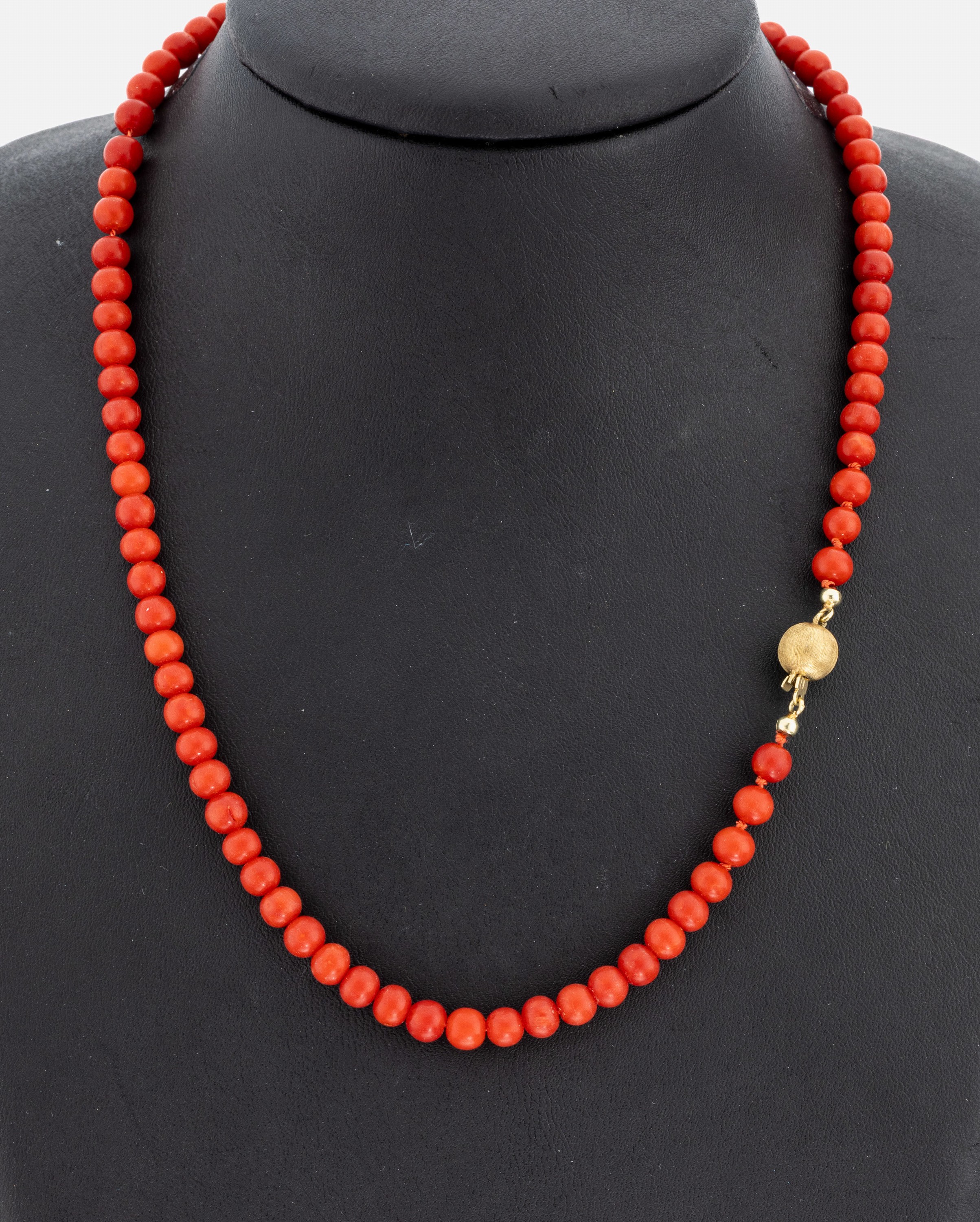 Image 27010217 - Korallen-Collier mit 14 kt Gold Schließe, GG 585/000, Korallen-Kugeln, D. ca. 5.5 mm, ...