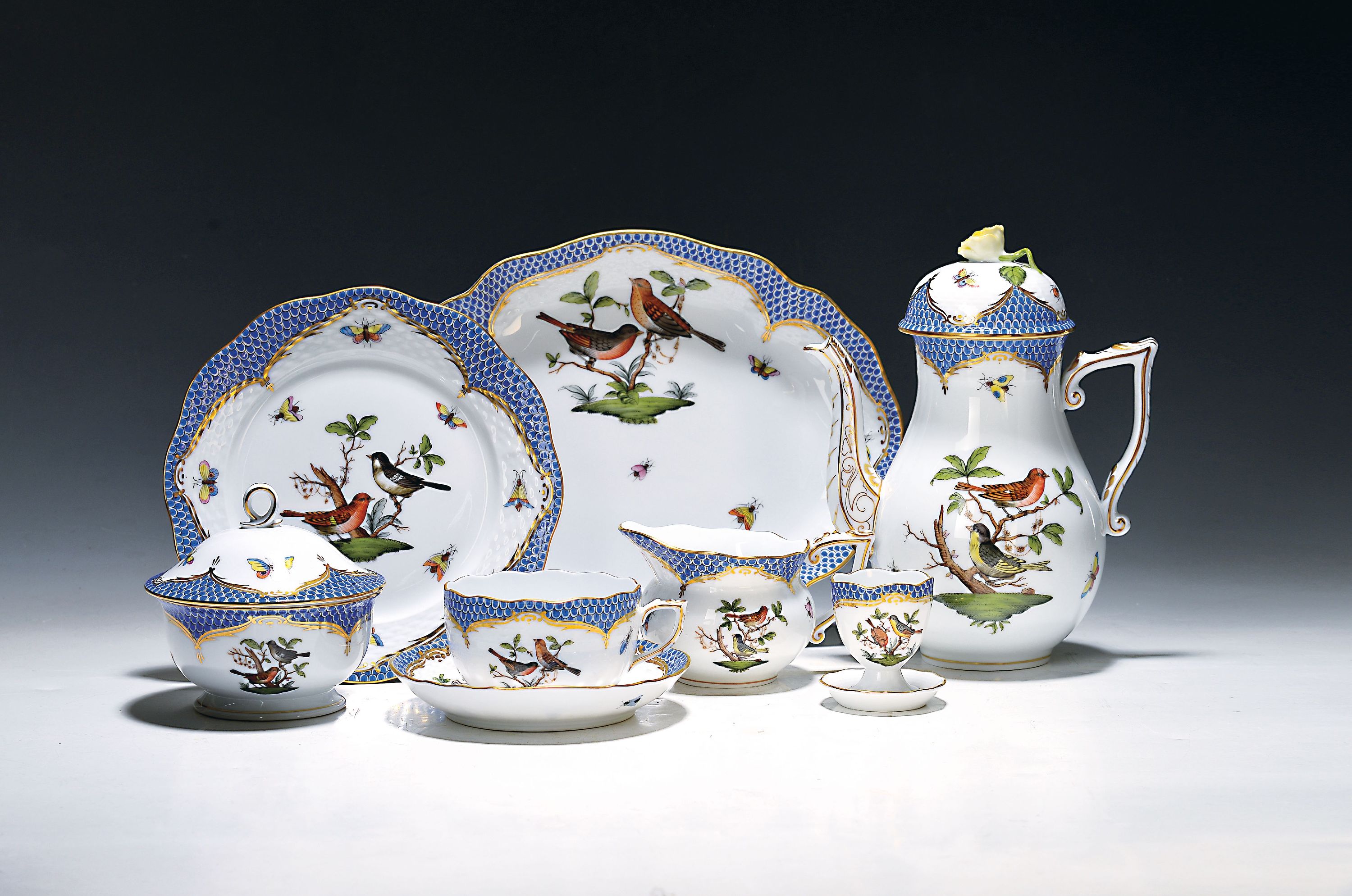 Image 27010234 - Frühstückservice für 6 Personen, Herend Ungarn, 20. Jh., Dekor Rothschild mit blauem ...