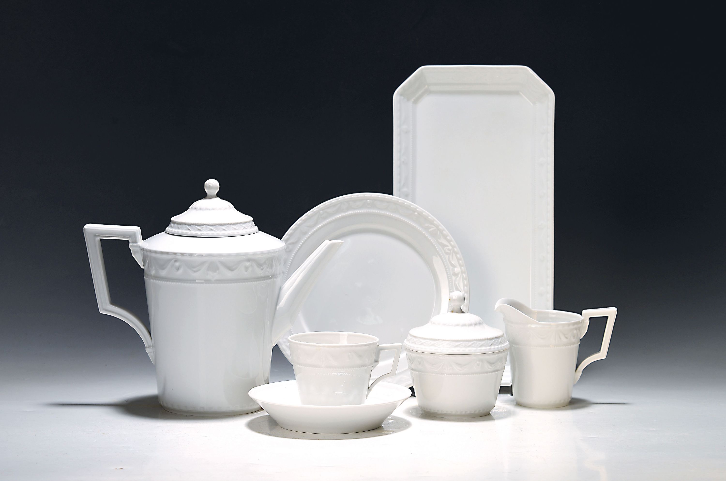 Image 27010251 - Kaffeeservice für 9 Personen, KPM Berlin, 20. Jh., Modell Kurland weiß, Kaffeekanne, ...