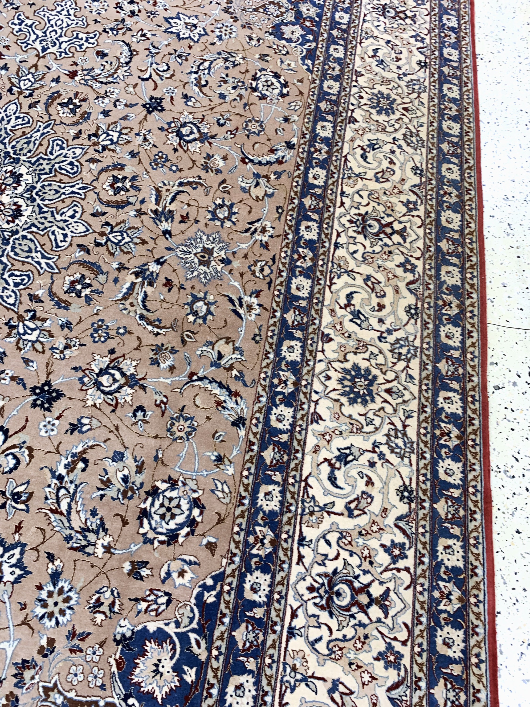 Detail d: Nain "Tudeshk" fein, Persien, Anfang 20.Jhd., Korkwolle mit Seide, ca. 347 x 220 cm, EHZ: 2, minimaler Mottenfraß am Rand
