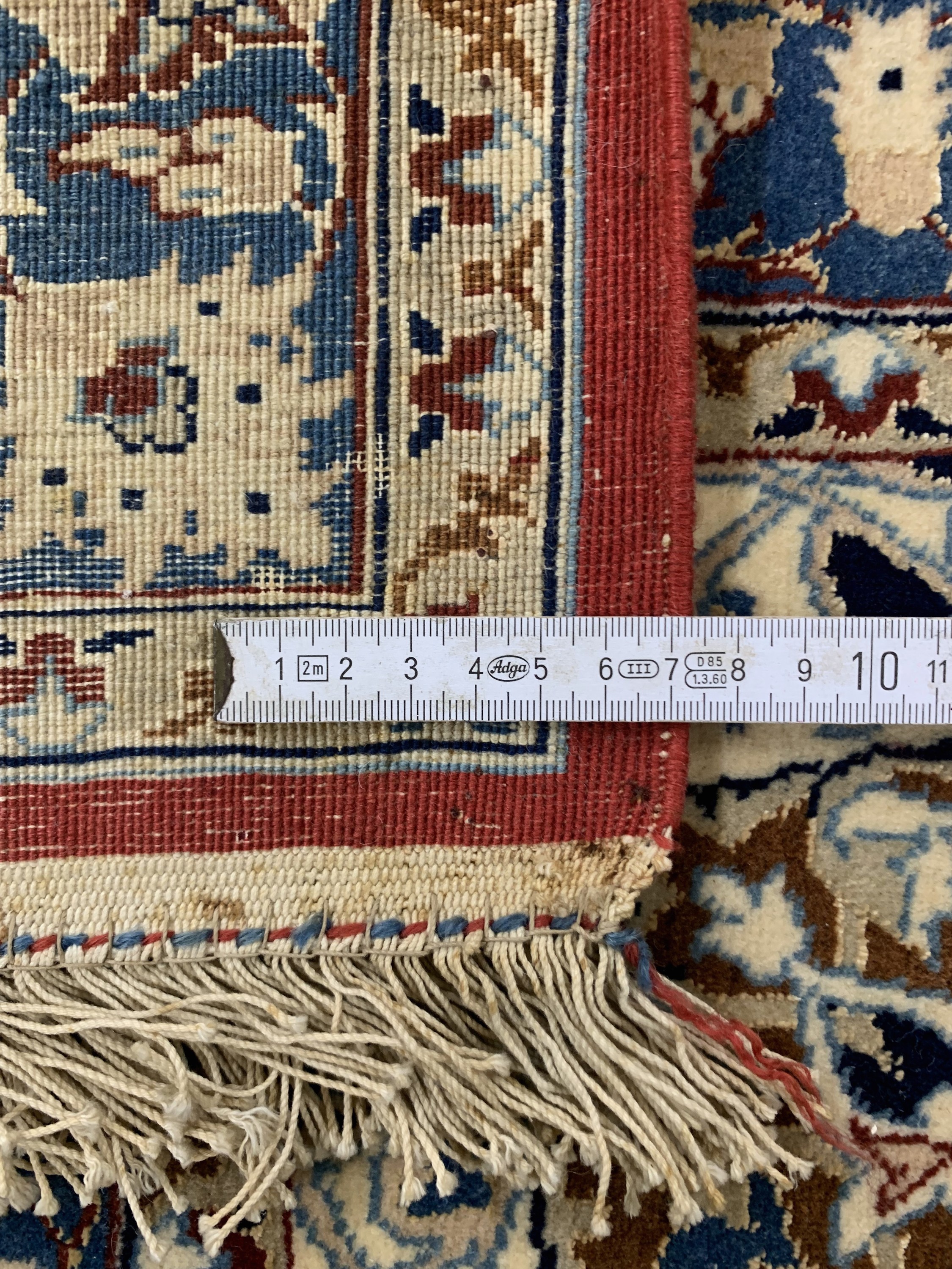 Detail k: Nain "Tudeshk" fein, Persien, Anfang 20.Jhd., Korkwolle mit Seide, ca. 347 x 220 cm, EHZ: 2, minimaler Mottenfraß am Rand
