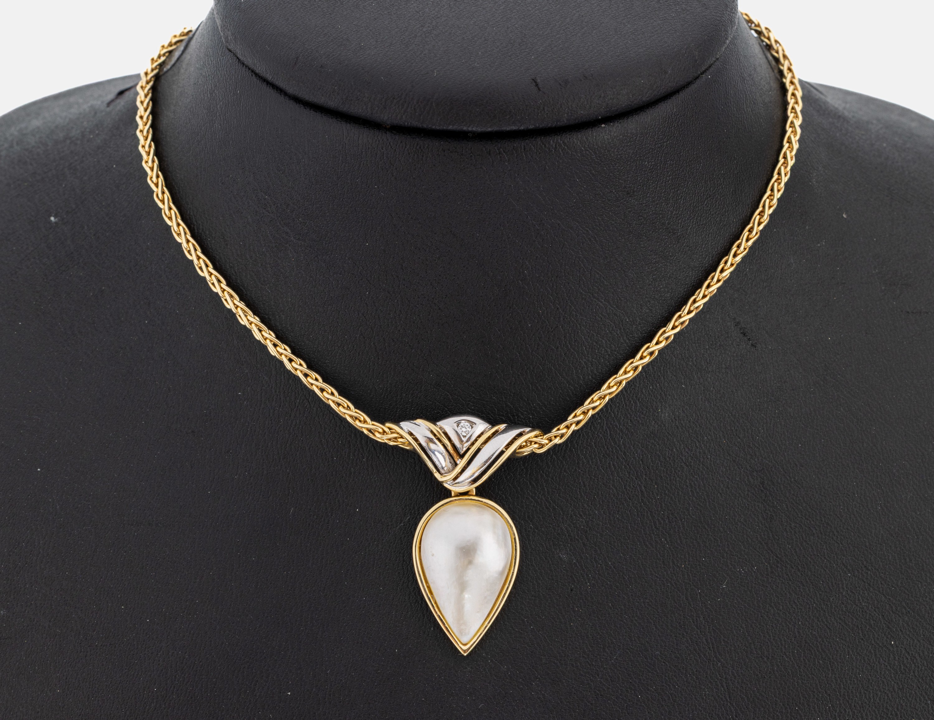 Image 27010299 - 14 kt Gold Perl-Brillant-Anhänger, GG/WG 585/000, geschwungen, bewegl. abgehängte ...