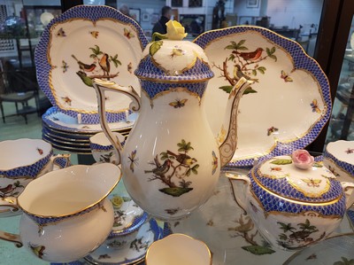 27010233d - Frühstückservice für 6 Personen, Herend Ungarn, 20. Jh., Dekor Rothschild mit blauem ...