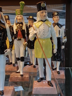 27010258j - 11 Porzellanfiguren der sog. ´Hüttenparade´, Potschappel, Dresden, Porzellan, farbig ...