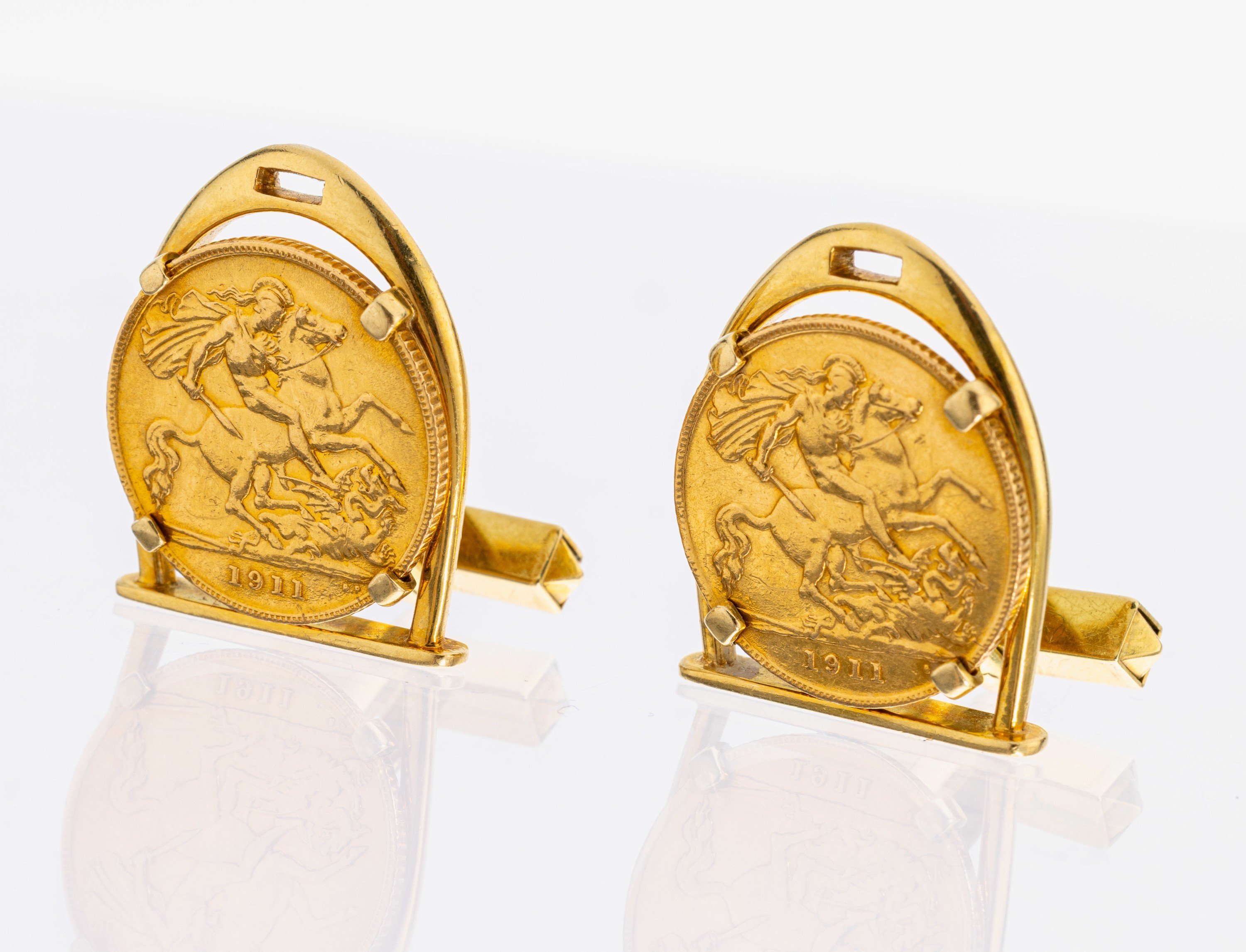 Image 27010311 - Paar 18 kt Gold Münz-Manschettenknöpfe, GG 750/000, stil. Hufeisenform, gefasste ...
