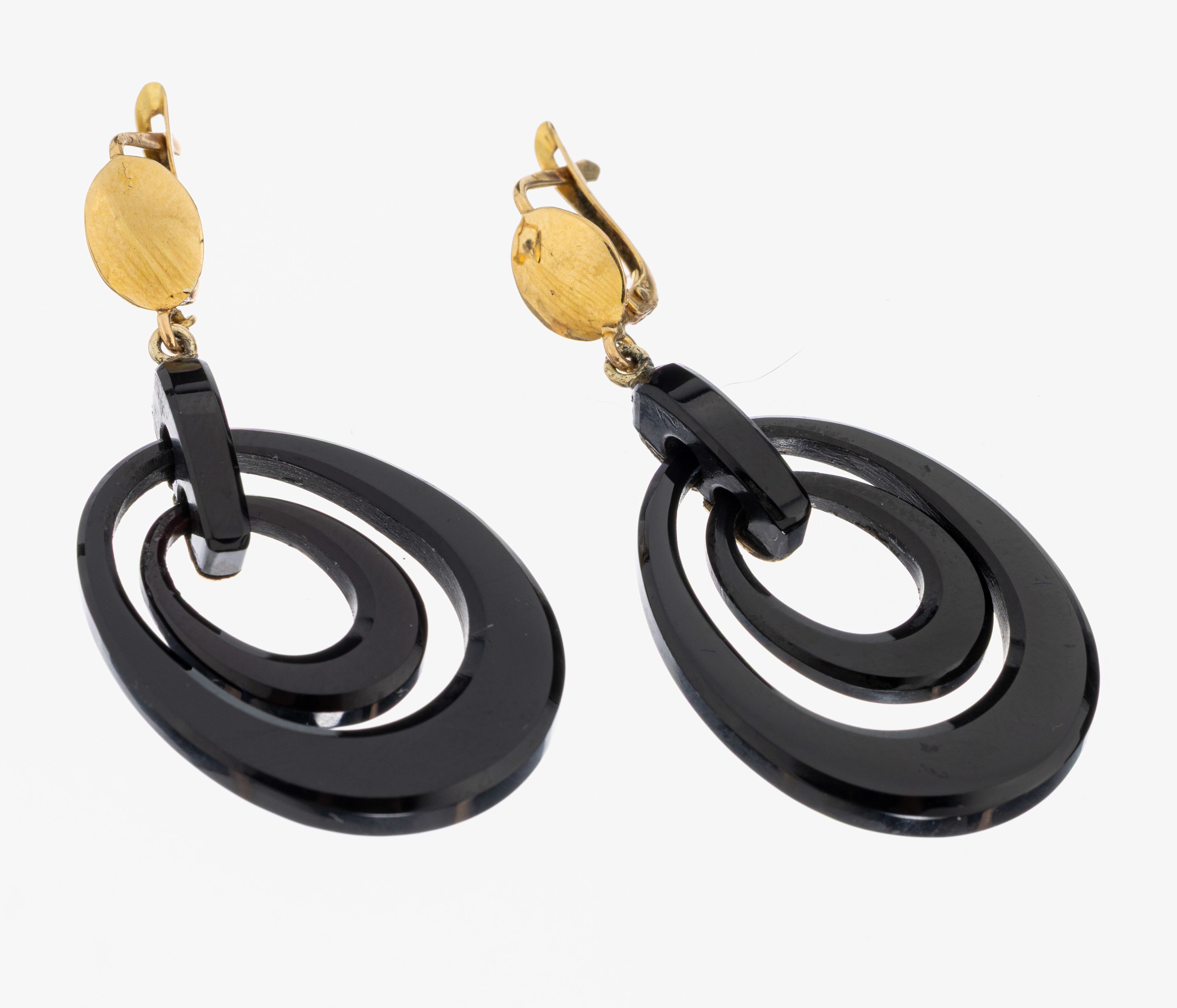 Image 27010314 - Paar 18 kt Gold Onyx-Ohrhänger, 1920er-30er Jahre, GG 750/000, ovale bewegl. ...