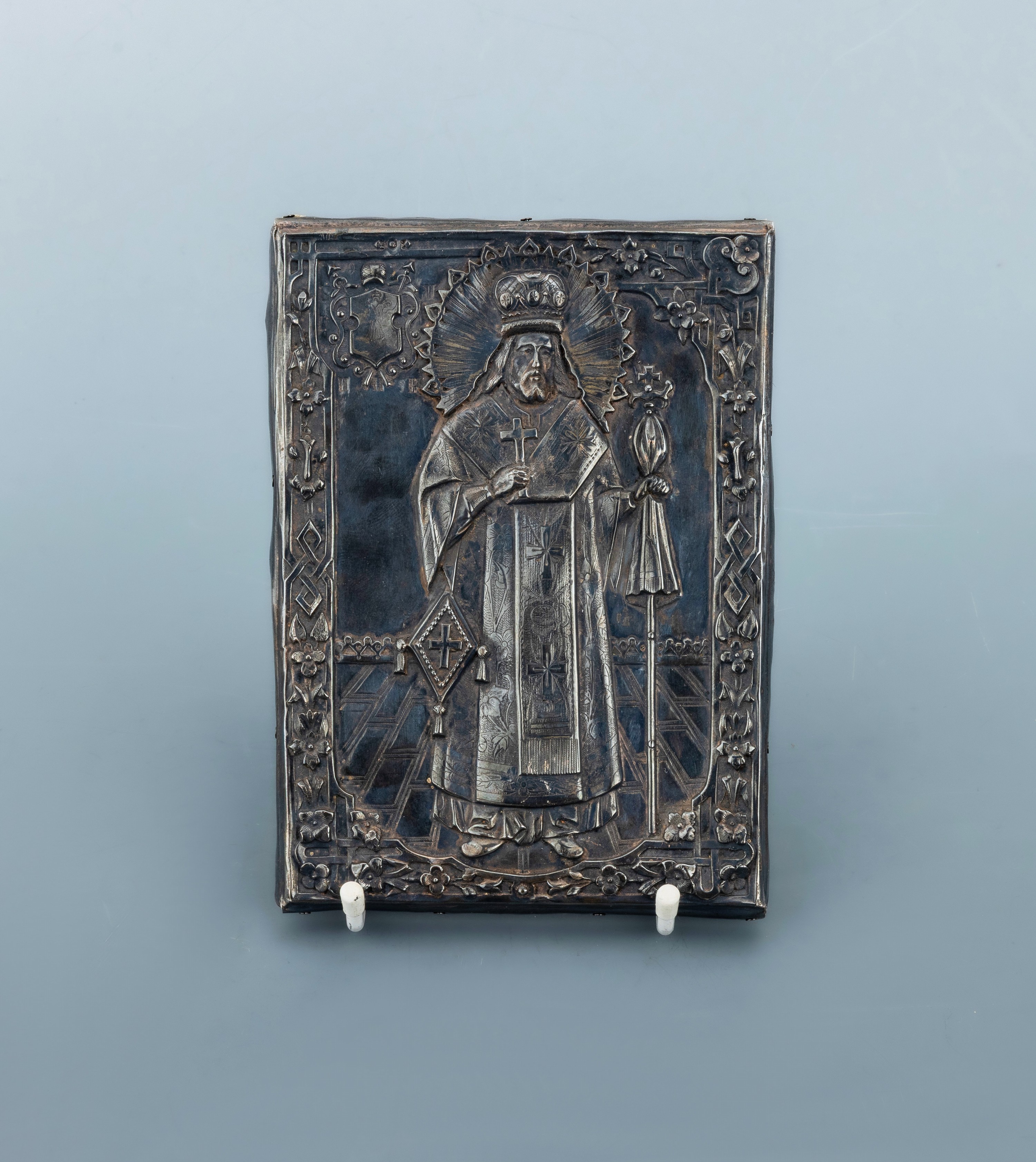 Russische Ikone, 1880er Jahre, 84er Silber,Darstellung des Heiligen Josaphat von Bjelograd, Kopfbedeckung der byzanth. Kaiserkrone nachempfunden, ...