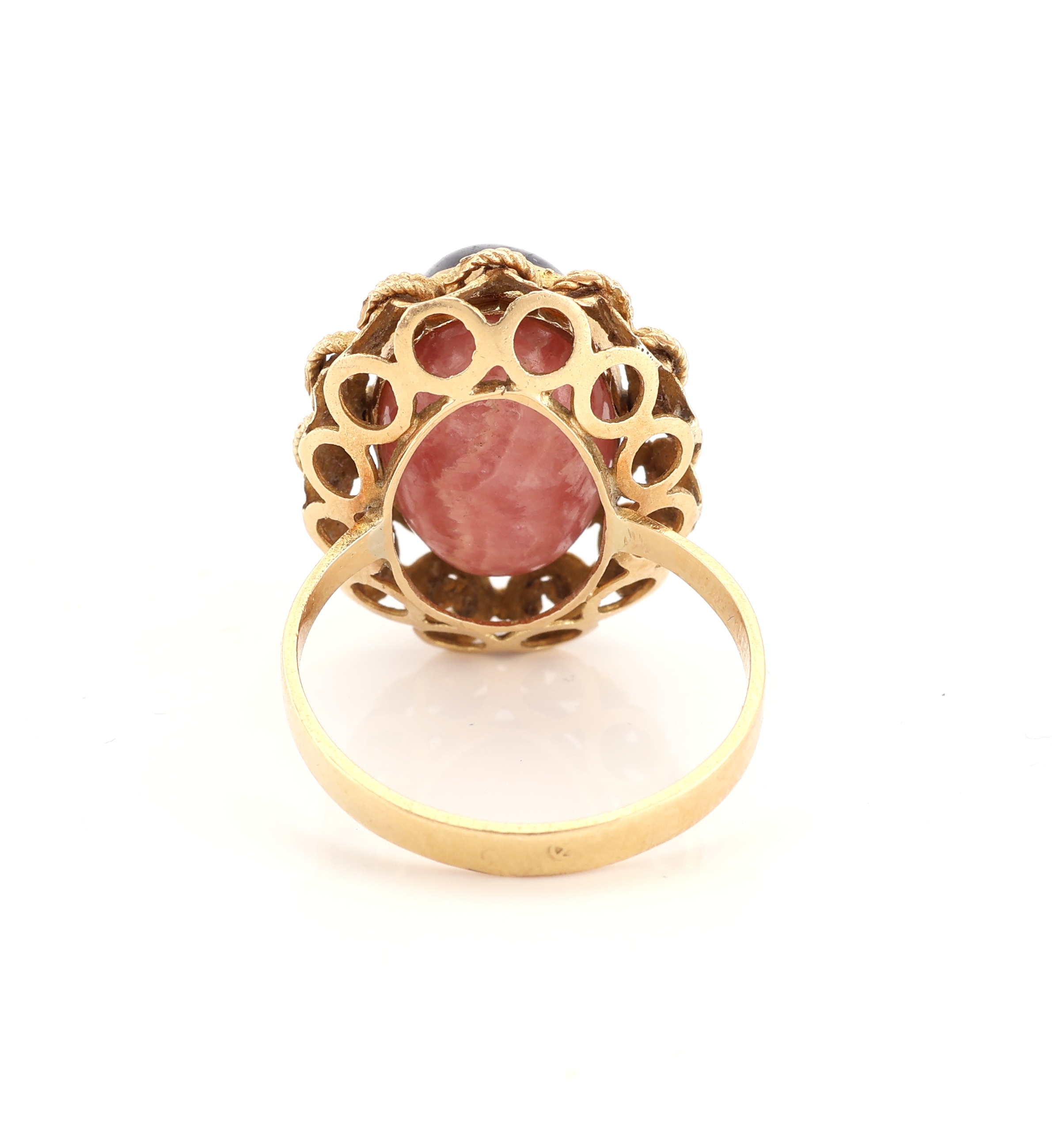 Detail c: 14 kt Gold Farbstein-Ring, GG 585/000 gepr., drehbarer Ringkopf, 1 Seite Rhodochrosit-Cabochon, 1 Seite Sodalith- Cabochon, RW 55, ca. 6.9 g
